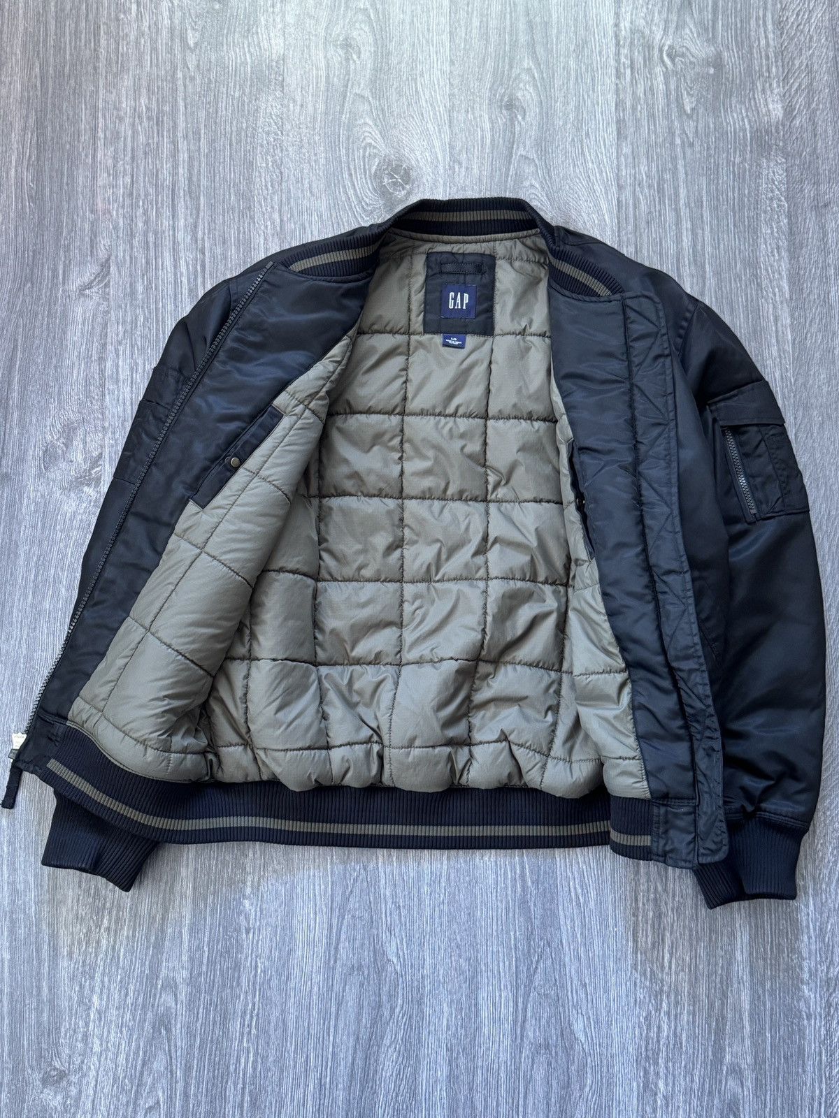 Gap Vintage Gap Ma-1 Black Bomber Jacket Size US L / EU 52-54 / 3 - 6 Thumbnail