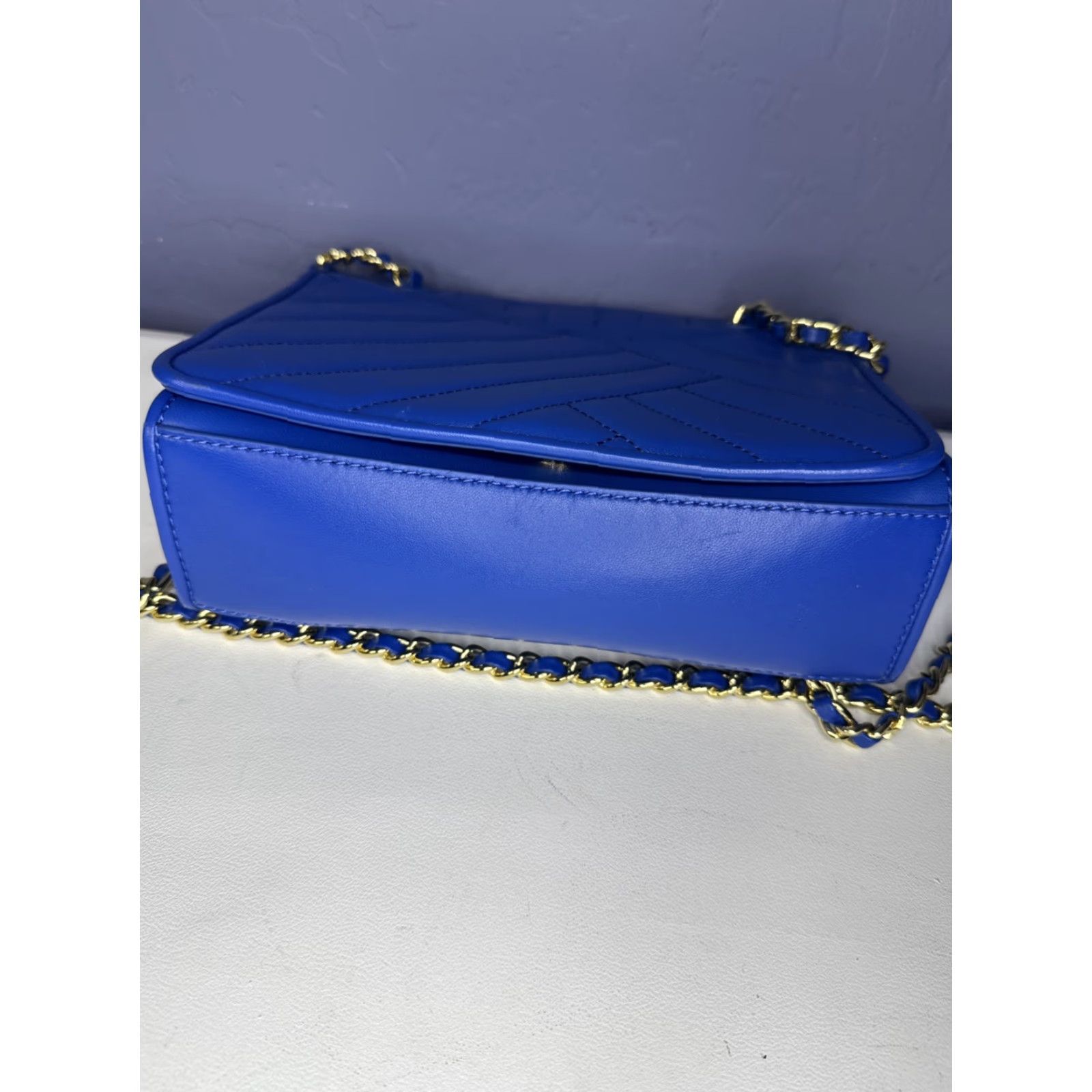 Tory Burch TORY BURCH Alexa Convertible Chain Crossbody Shoulder Bag Royal Blue Leather, Gray Leather; Gunmetal Black Chain, Medium York Tote, Crossbody, Women Size ONE SIZE - 3 Thumbnail