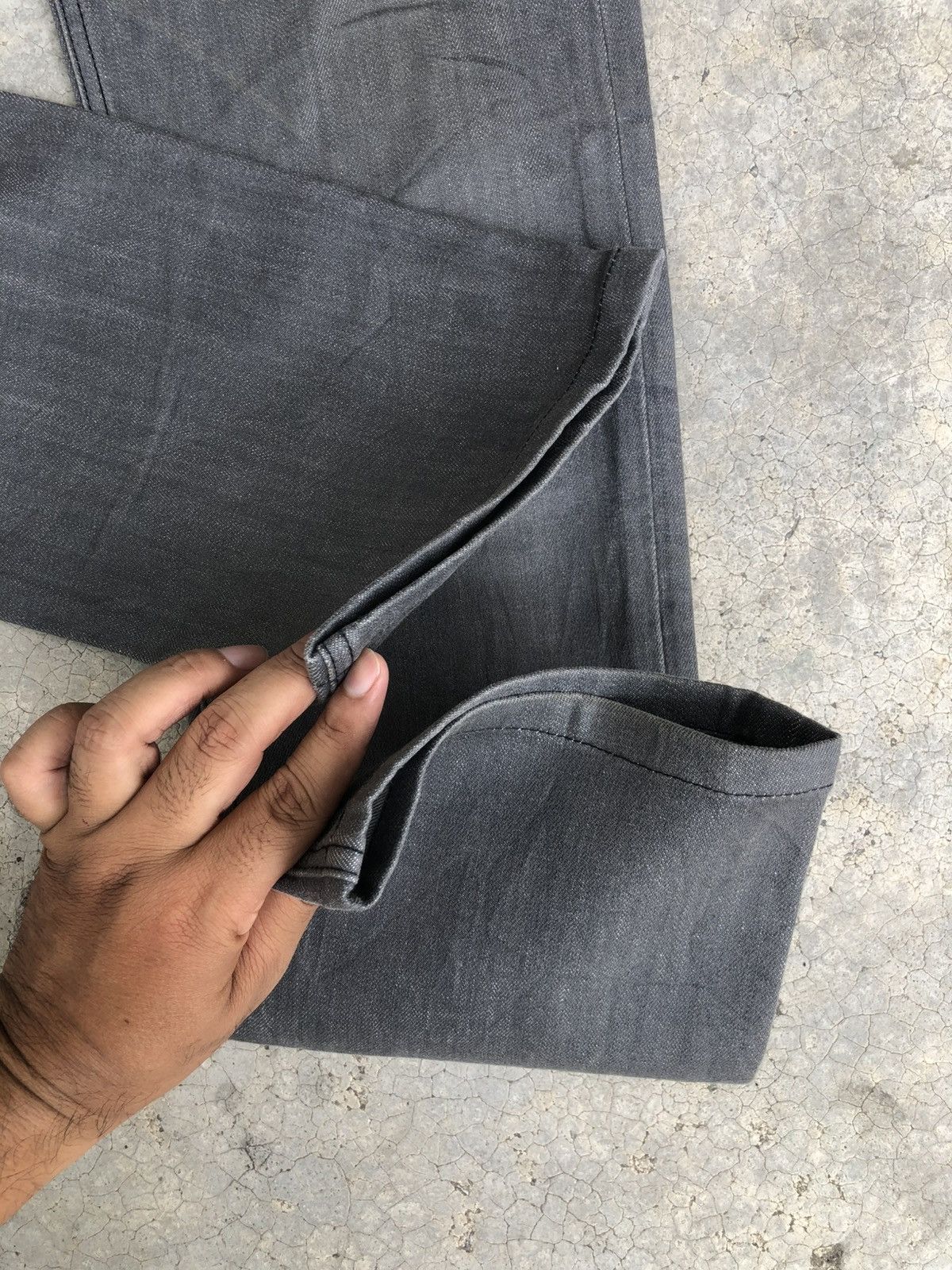 Burberry Burberry Black Label Distressed Slim Jeans Size US 33 - 13 Thumbnail