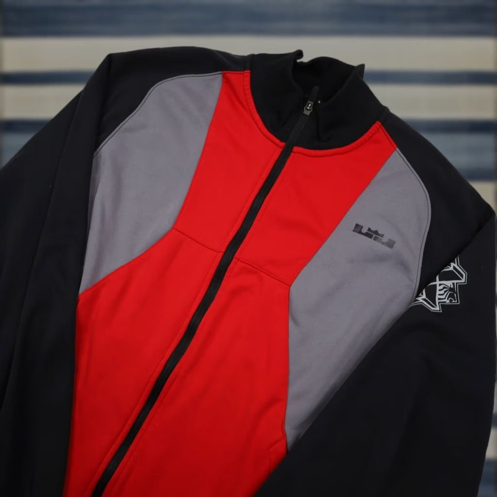 Nike VINTAGE Nike Lebron James Track Jacket Mens Large Red Therma-fit Size US L / EU 52-54 / 3 - 1 Thumbnail
