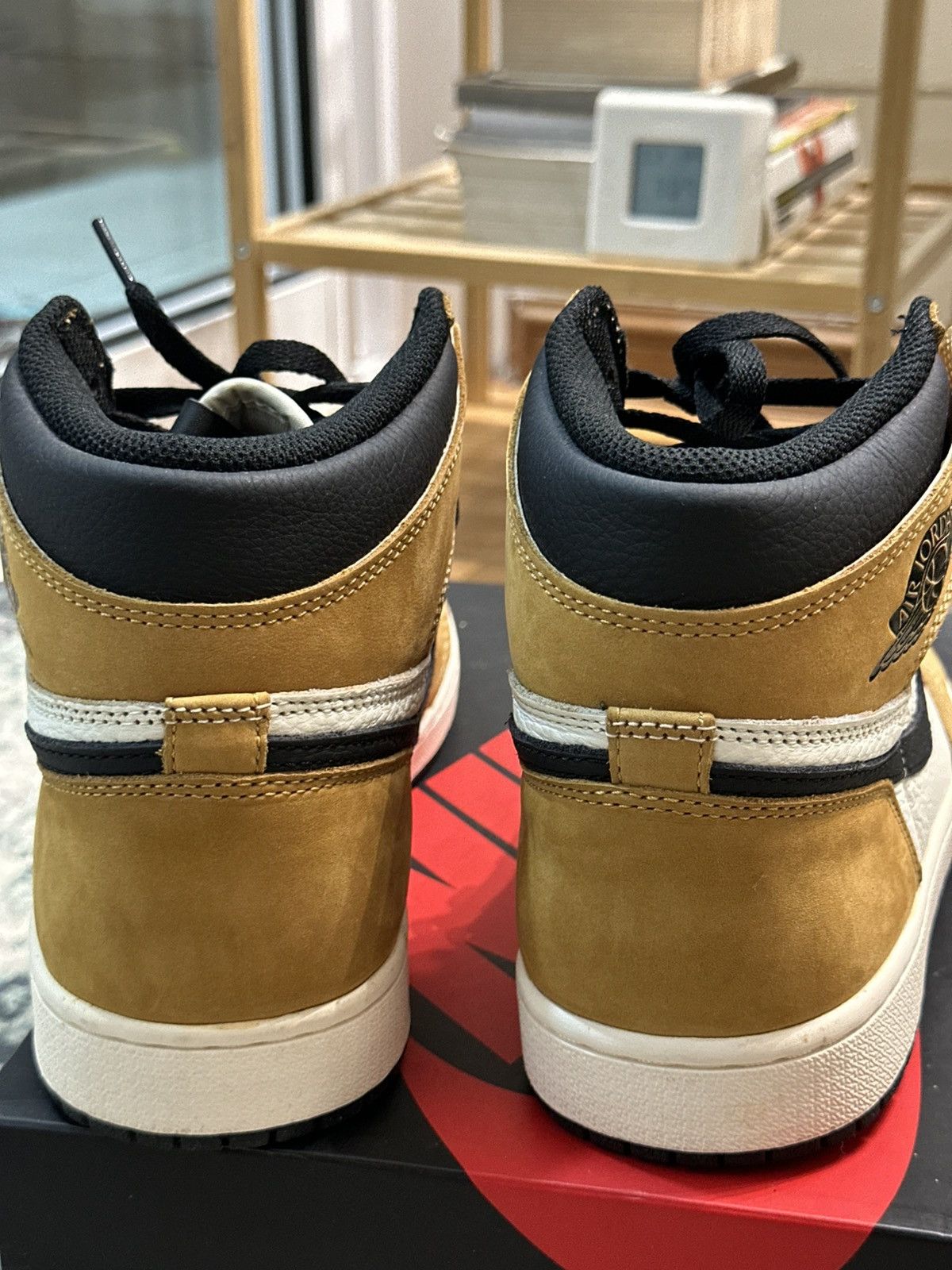 Jordan Brand × Nike Nike Air Jordan 1 High OG “Rookie of the Year” Size US 9.5 / EU 42-43 - 10 Thumbnail