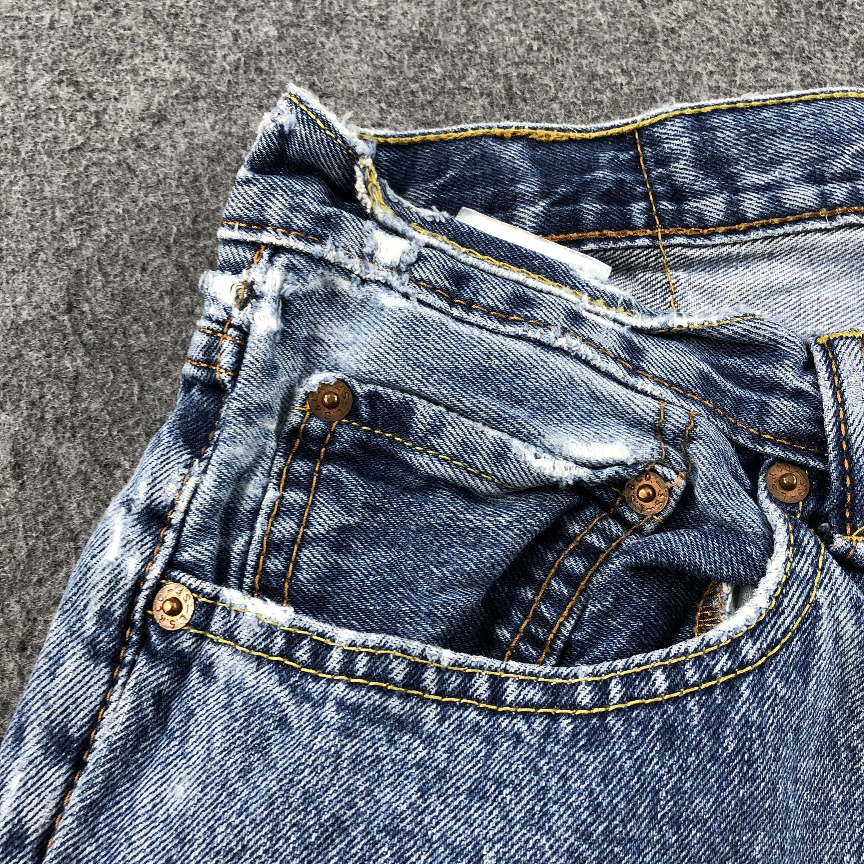 Levi's Vintage Blue Wash Levis 560 Jeans-J2109 Size US 33 - 10 Thumbnail