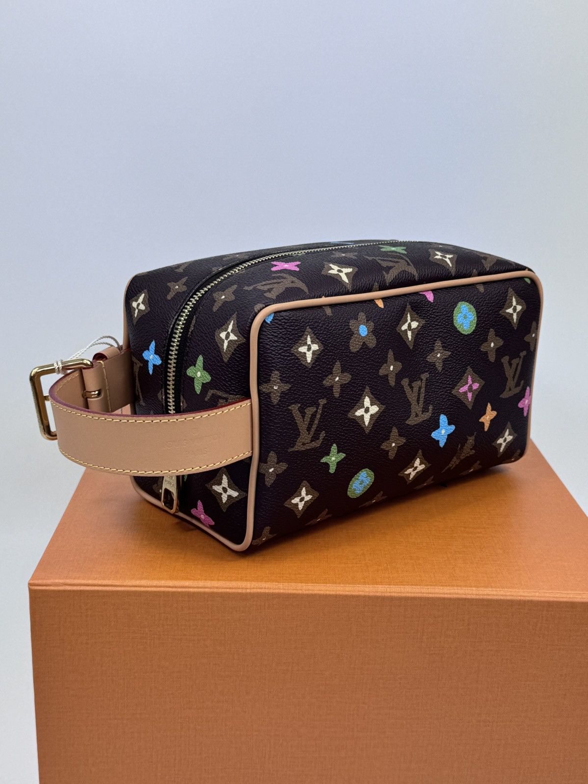 Louis Vuitton X TYLOR THE CREATOR TROUSSE TOILETTE LOCKER DOPP KIT M47069 Size ONE SIZE - 1 Thumbnail