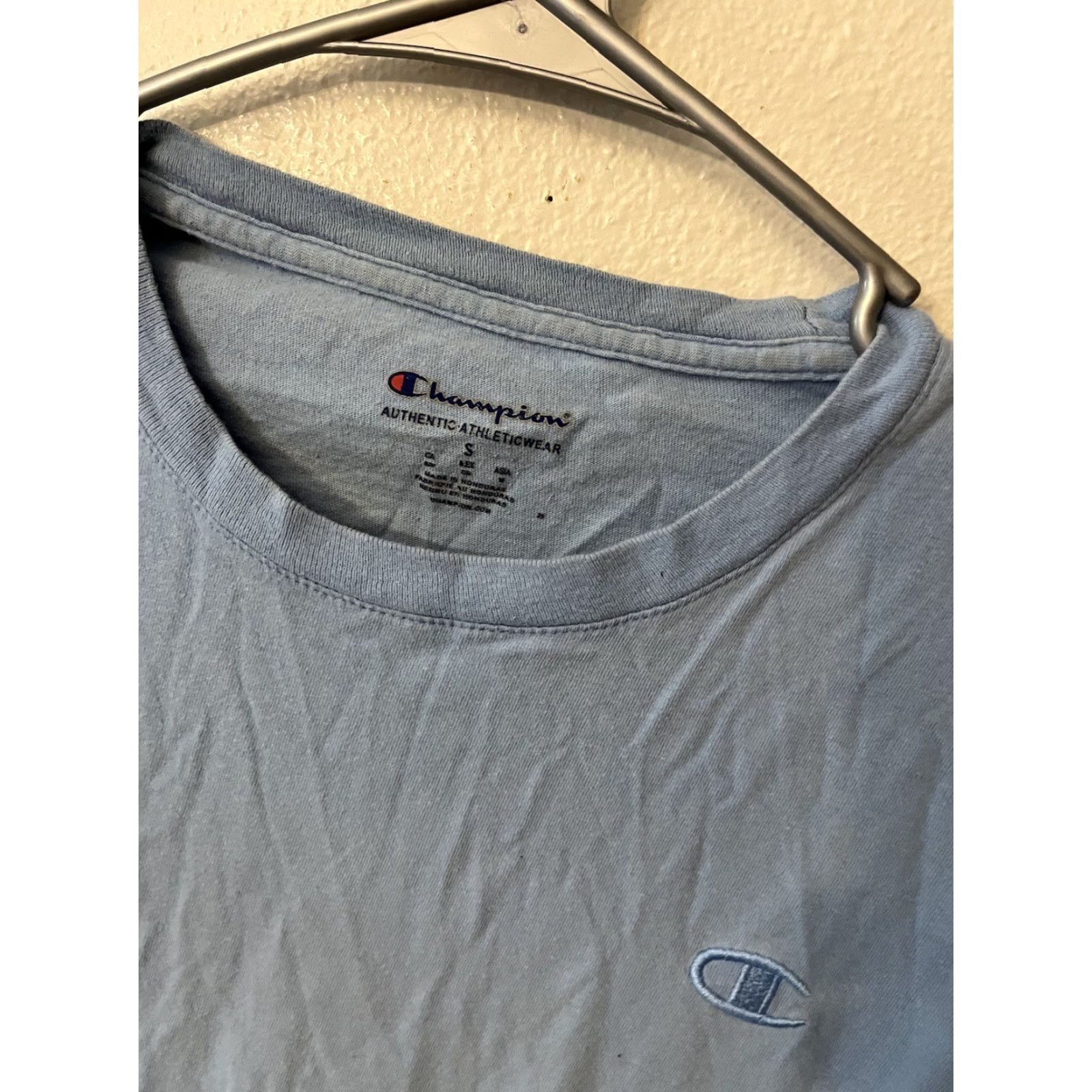Champion VINTAGE Champion T-shirt Men Small Blue logo Tee Short Sleeve Pullover Crew Men's S Blue Logo 90s Shirt Size US S / EU 44-46 / 1 - 2 Thumbnail