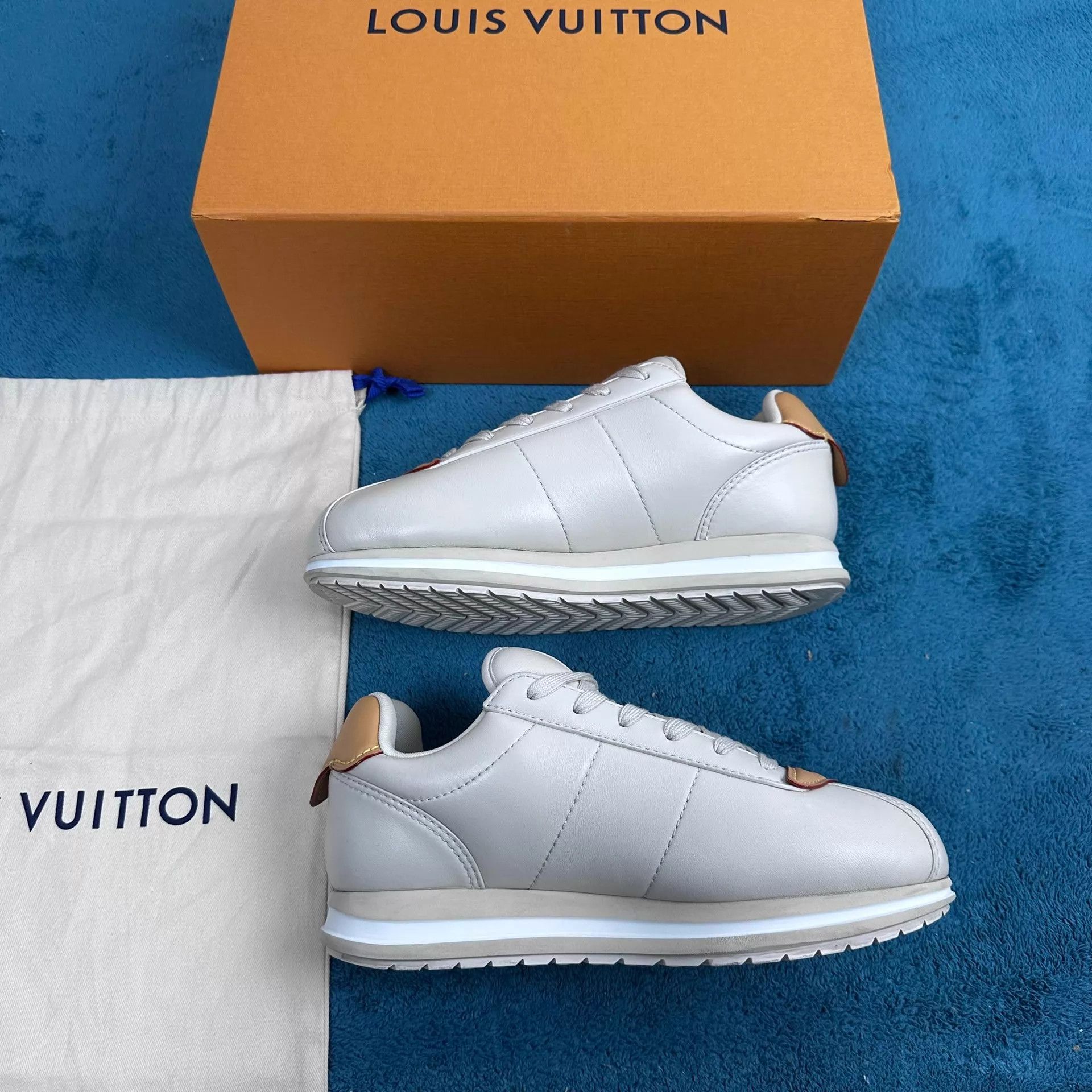 Louis Vuitton nigo x LV buttersoft FW25 sheepskin low-top beige 7/41 Size US 8 / EU 41 - 3 Thumbnail