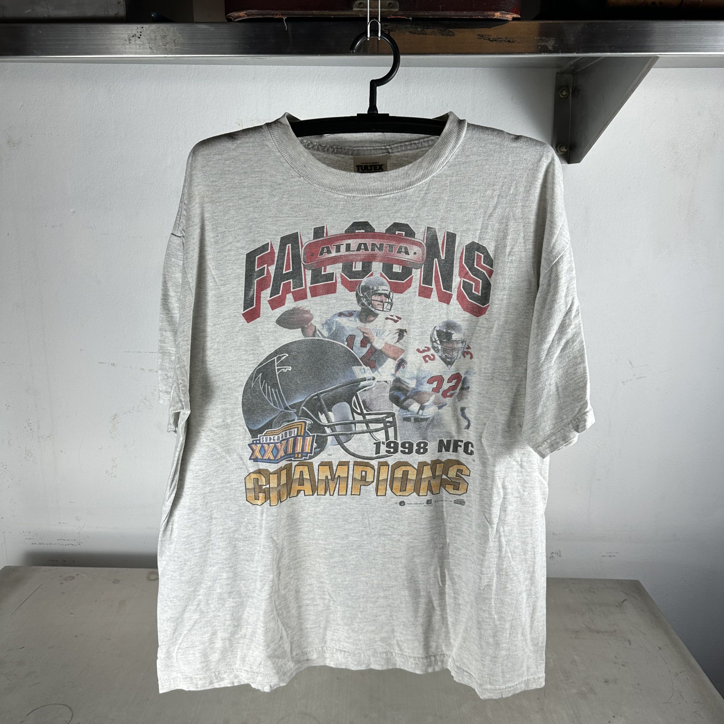 Vintage ​Vintage 1998 Atlanta Falcons NFC Champions Graphic T-shirt Size US XL / EU 56 / 4 - 1 Thumbnail