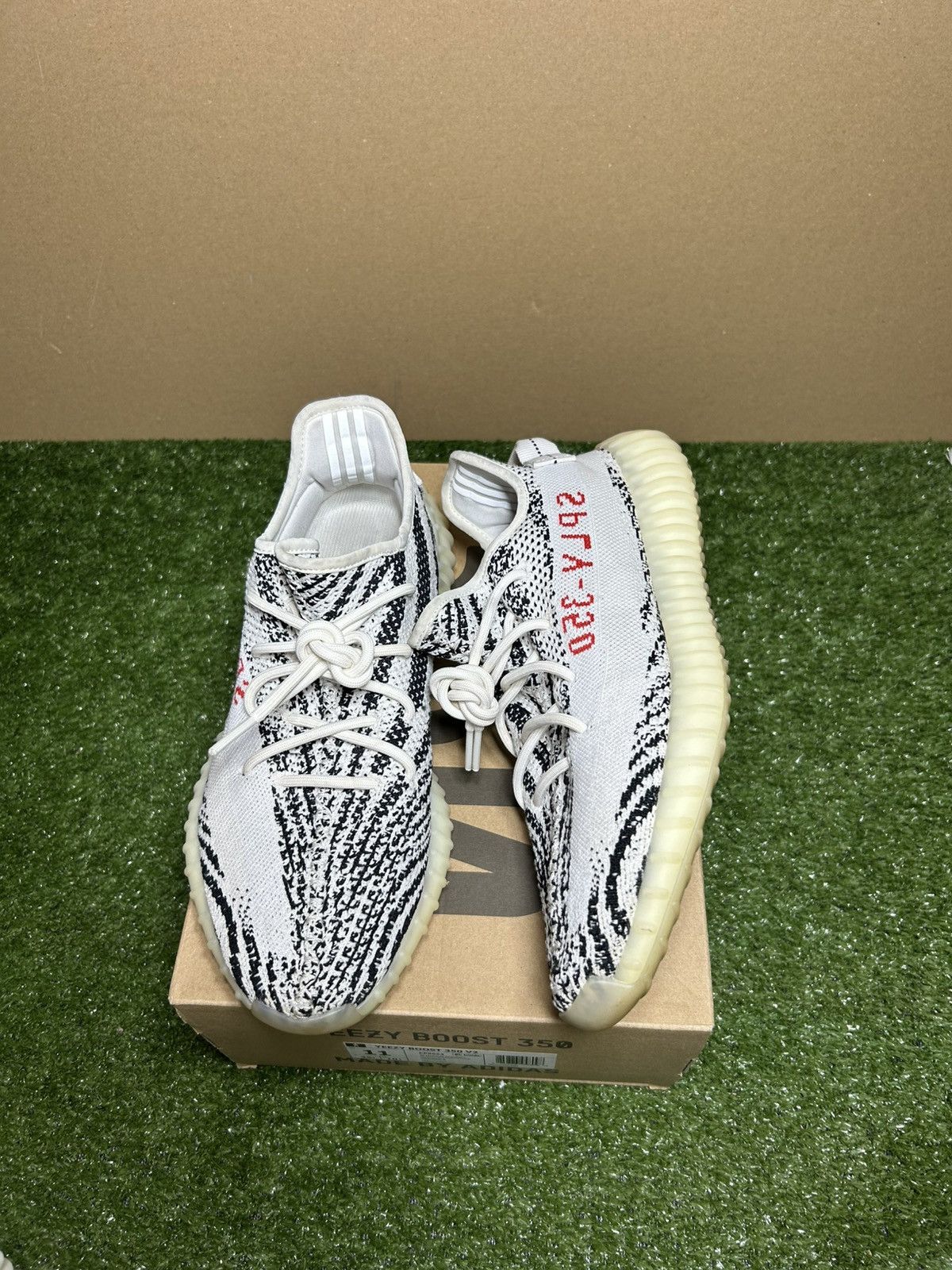 Yeezy 350 zebra