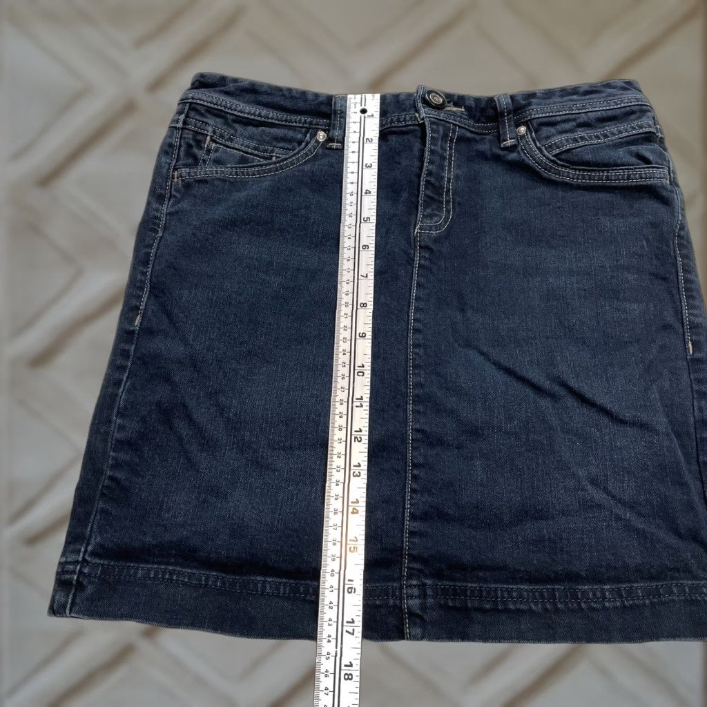 Tommy Hilfiger Tommy Hilfiger Jean Skirt Womens 6 Blue Denim Dark Wash Short Mini Pockets Solid Size 28" / US 6 / IT 42 - 1 Thumbnail