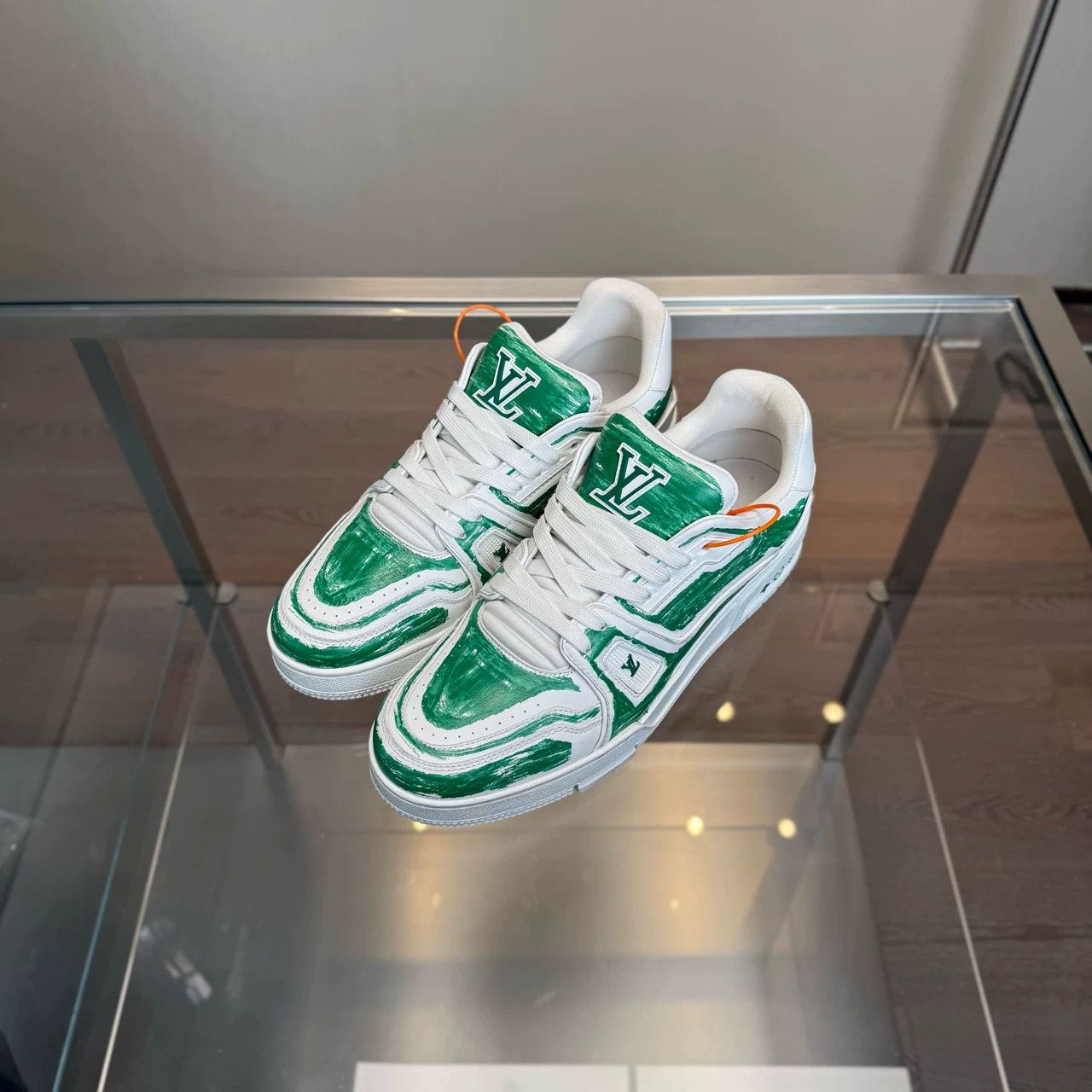Louis Vuitton Louis Vuitton LV Trainer White Green Size US 11 / EU 44 - 1 Thumbnail