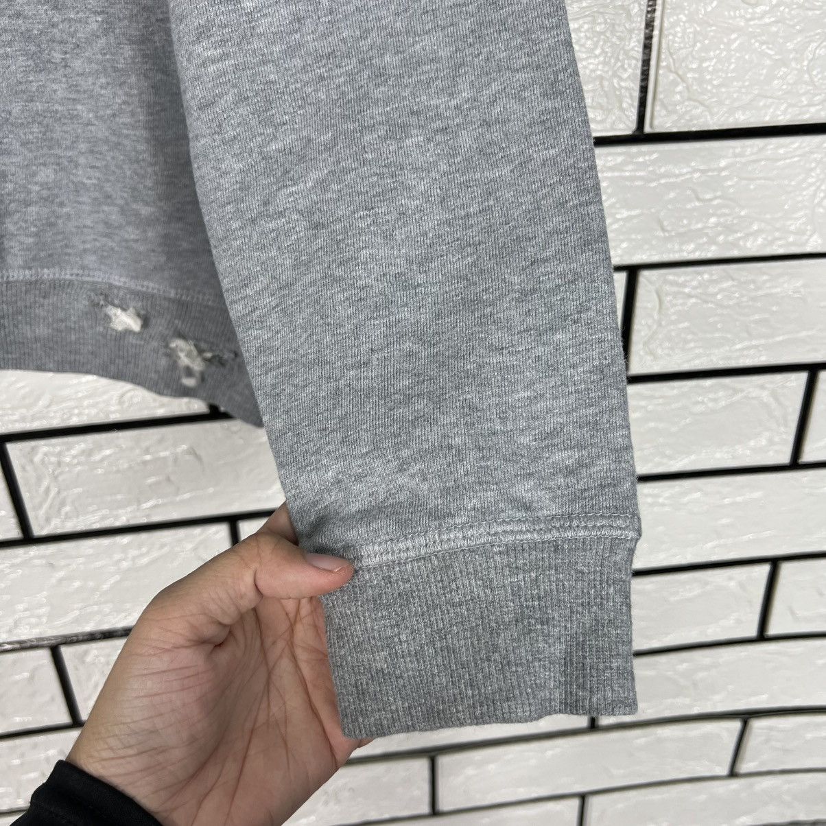 Tommy Jeans TOMMY JEANS Big Logo Distressed Sweatshirt #4065-C185 Size US M / EU 48-50 / 2 - 8 Thumbnail
