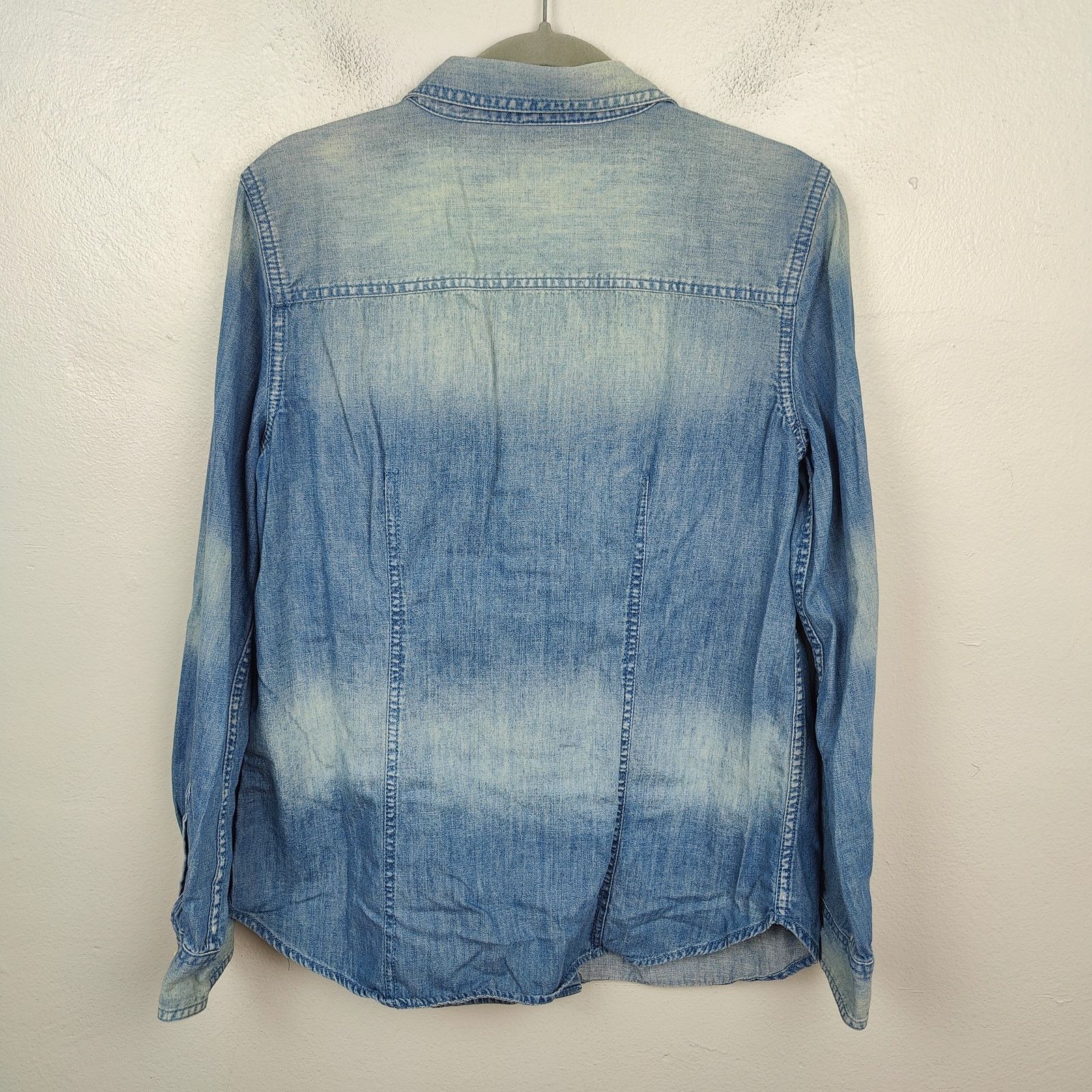 Other Talbots Denim Button Up Shirt Womens Medium Blue Lightweight Size M / US 6-8 / IT 42-44 - 4 Thumbnail