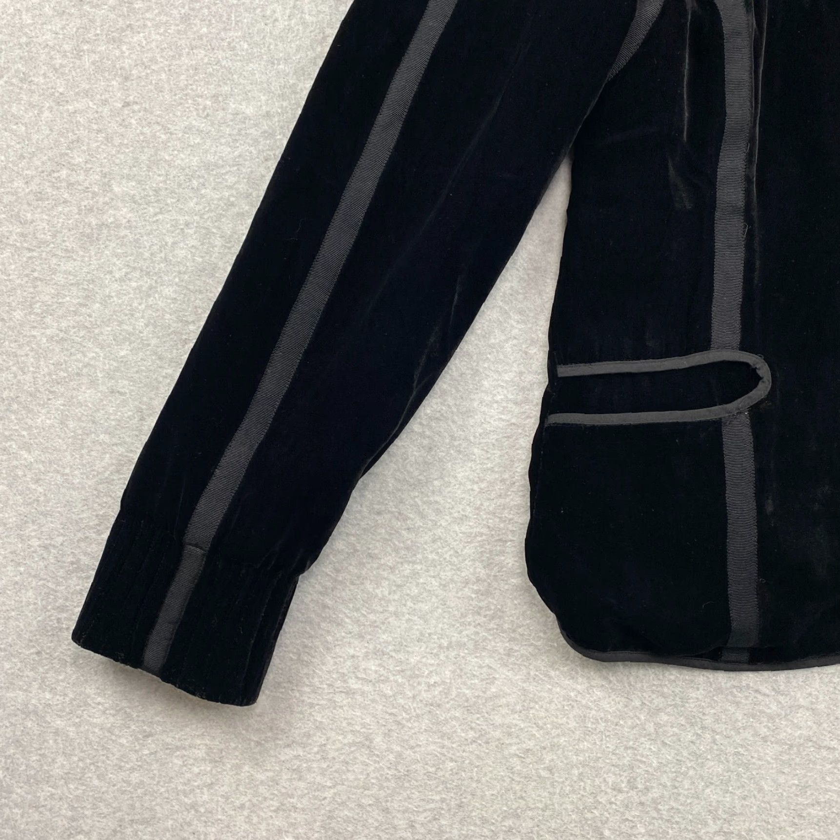 Armani Exchange Armani Exchange Velvet Jacket Womens M Black Full Zip Lined Silk Blend Modern Casual All Seasons Mid-Length Pockets Size M / US 6-8 / IT 42-44 - 4 Thumbnail