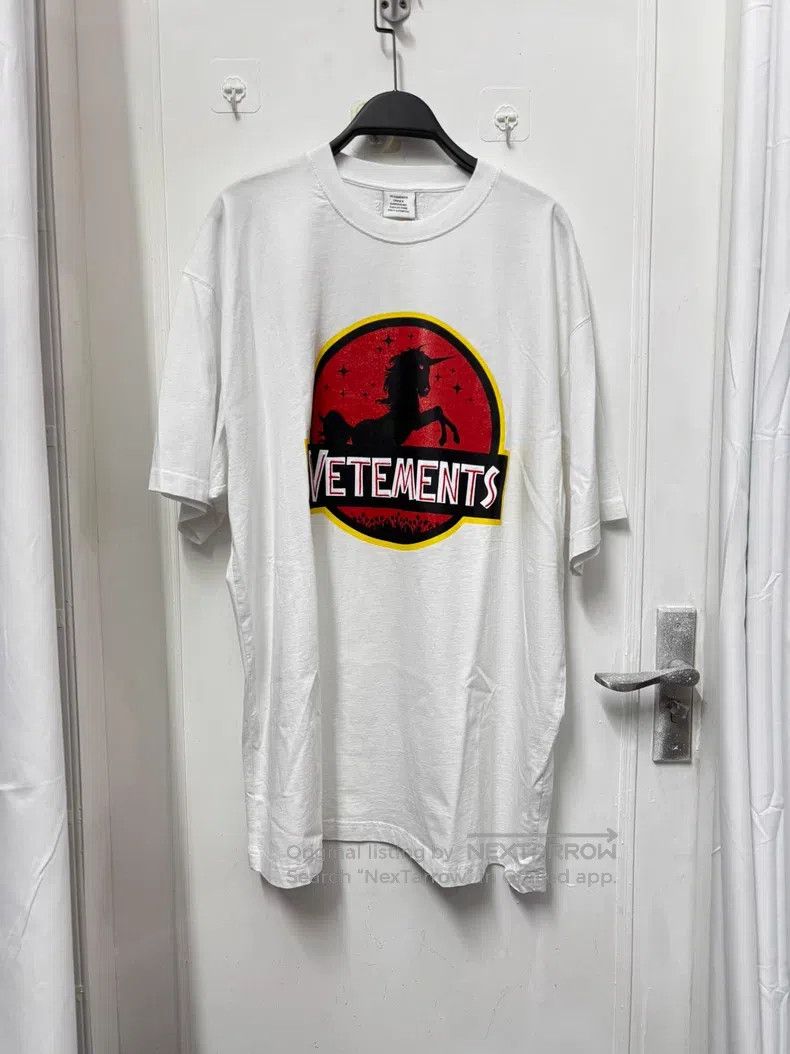 Vetements VETEMENTS Unicorn Print Short Sleeve T-Shirt Size US M / EU 48-50 / 2 - 6 Thumbnail