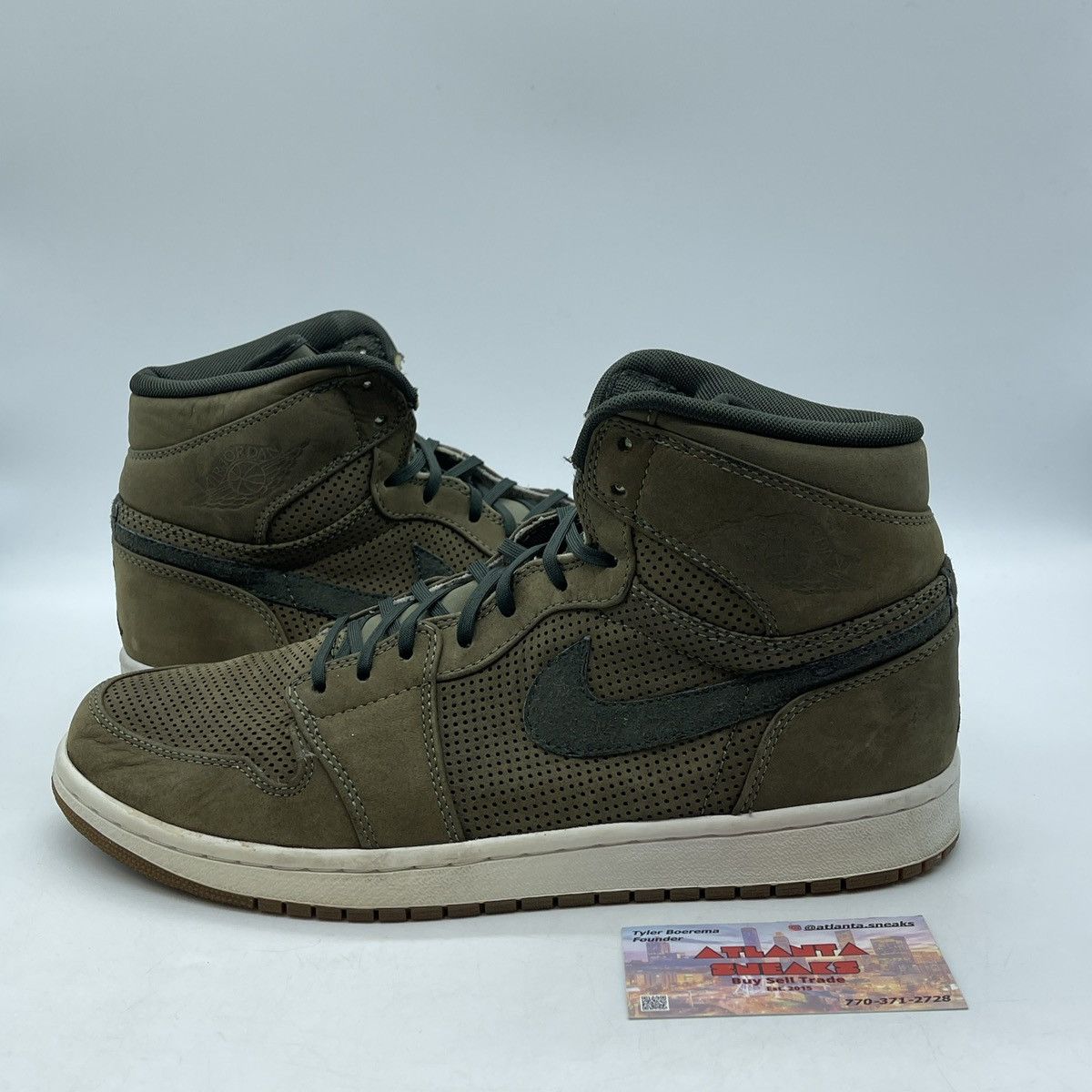 Jordan Brand Air Jordan 1 high urban haze Size US 11 / EU 44 - 1 Thumbnail