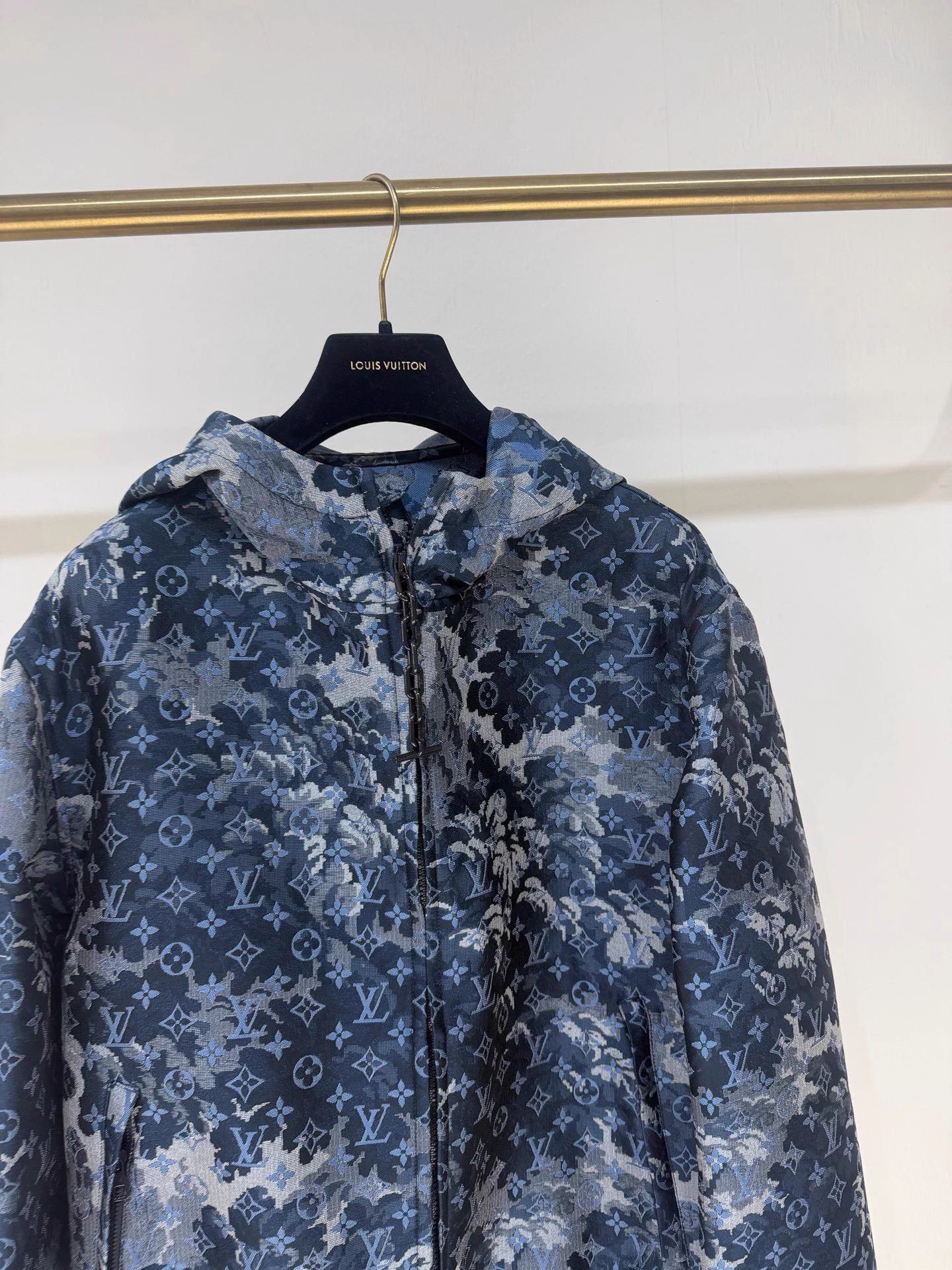 Louis Vuitton LV Blue Logo Print Coat Size 48 Size US M / EU 48-50 / 2 - 2 Thumbnail