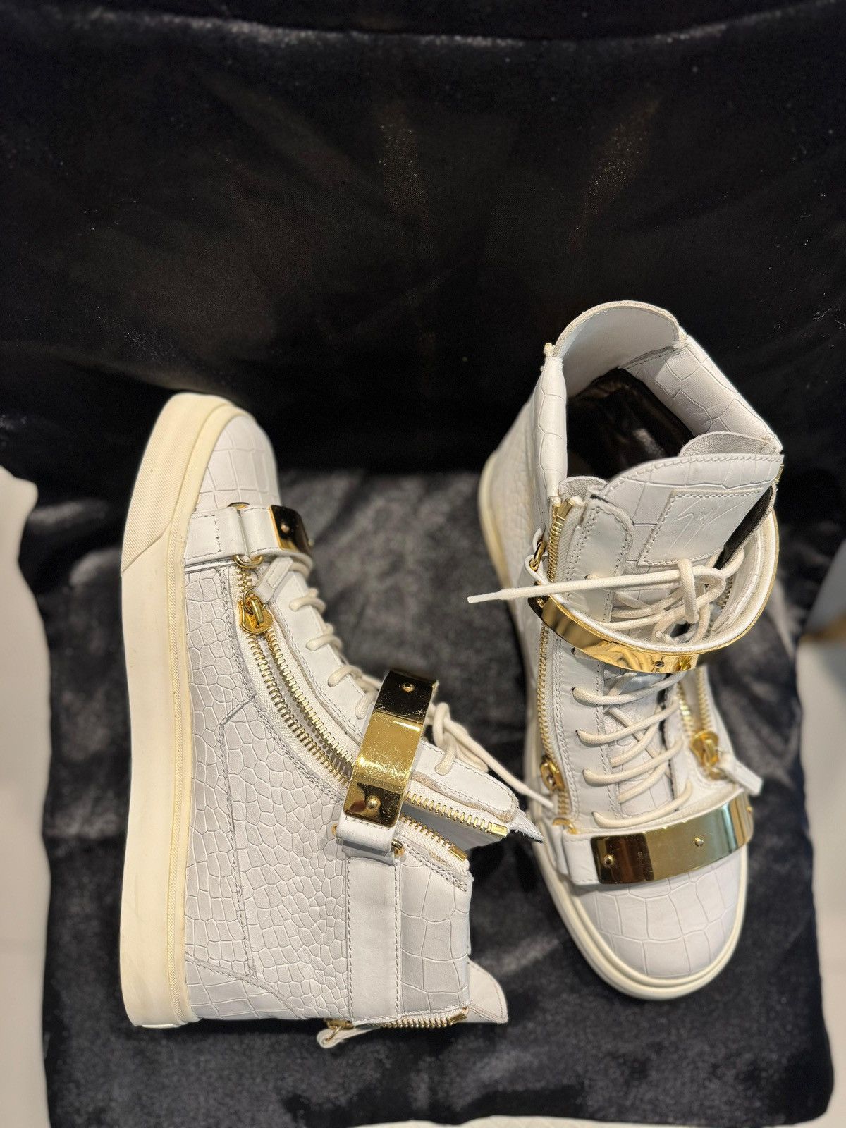 Giuseppe Zanotti Giuseppe Zanotti White High-Top Sneakers with Gold Hardware Size US 10.5 / EU 43-44 - 7 Thumbnail