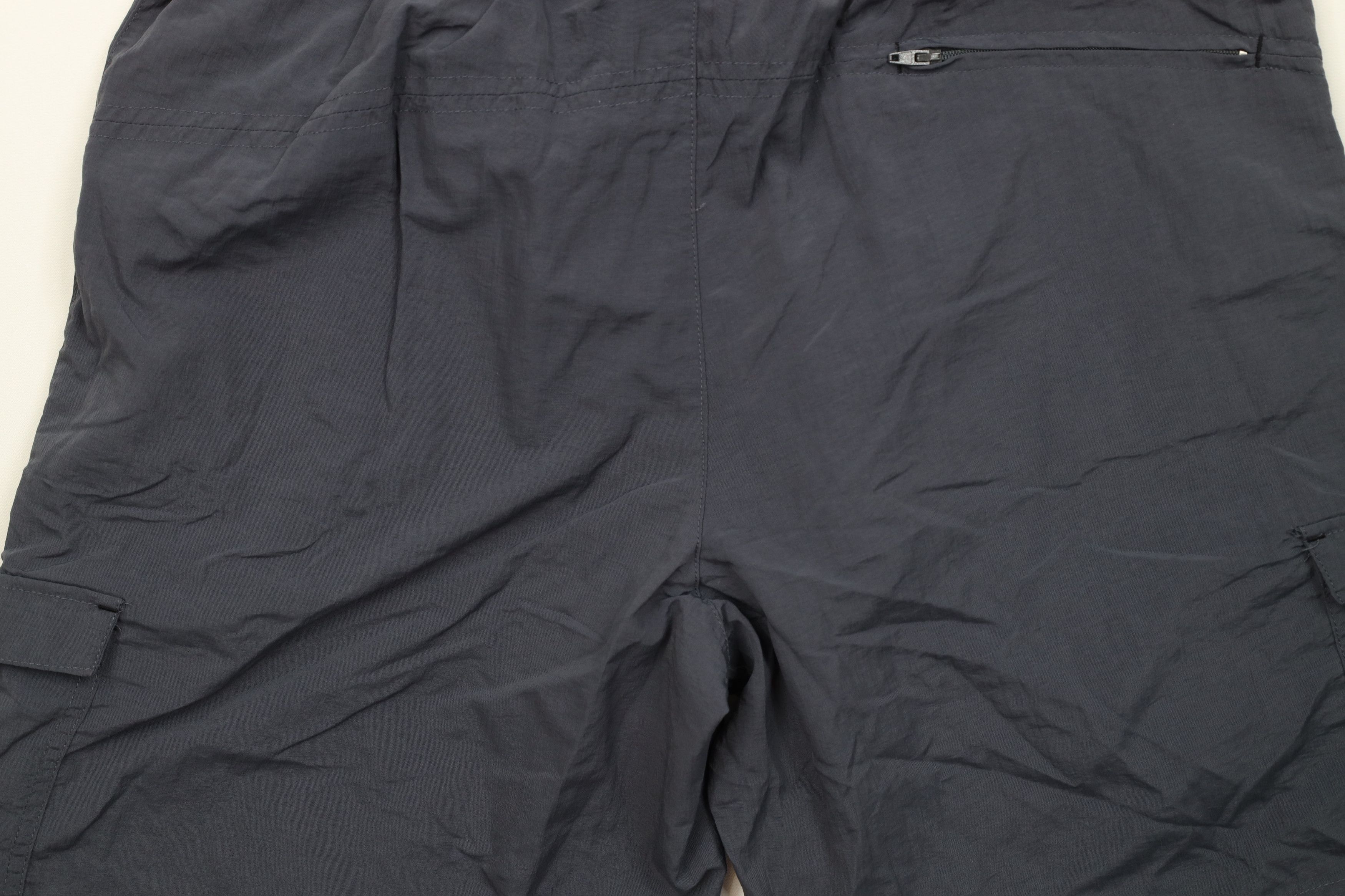 Reebok Vintage Reebok Spell Out Above Knee Cargo Shorts Gray Nylon Size US 32 / EU 48 - 10 Thumbnail