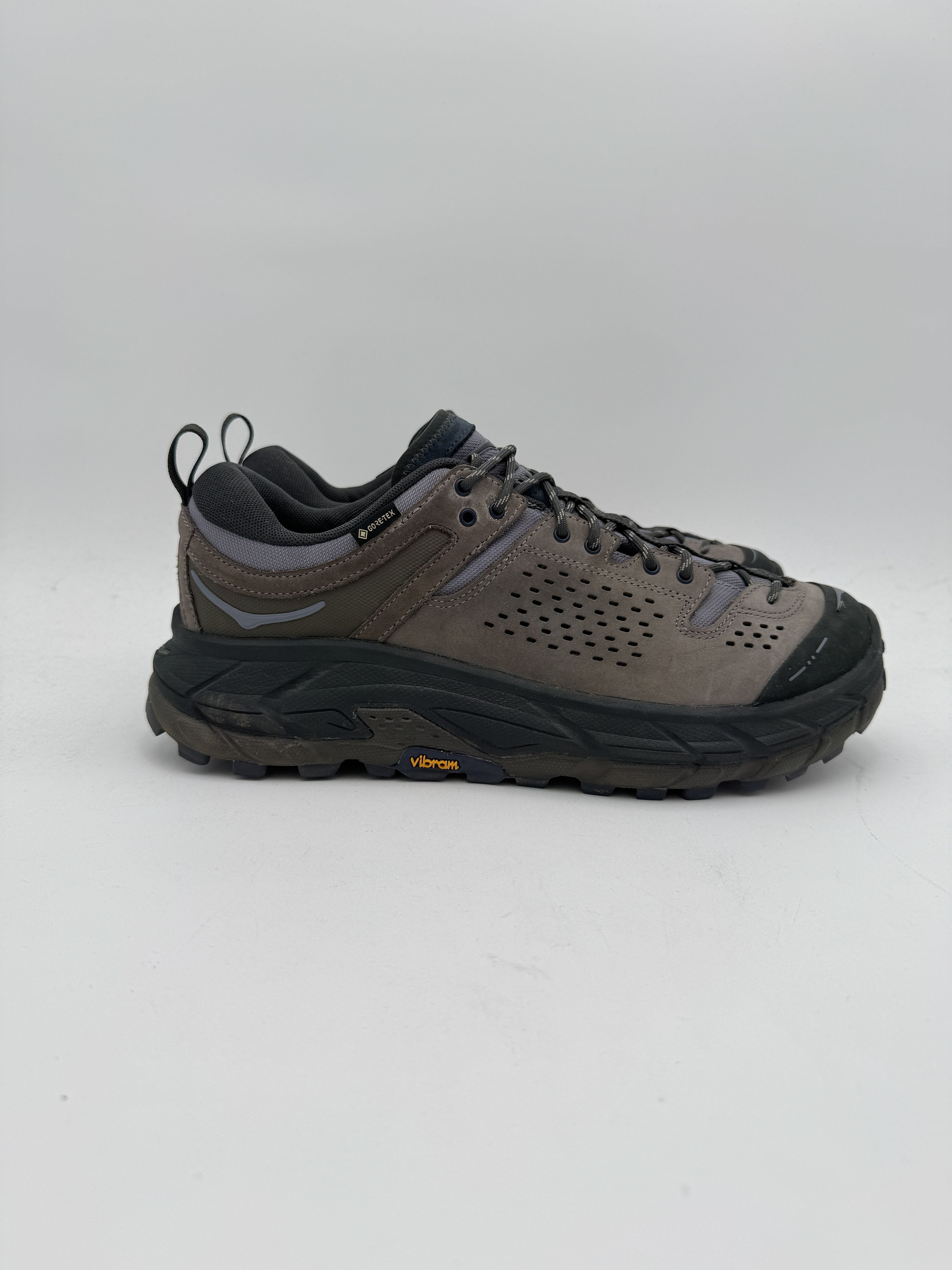 Hoka × _J.L-A.L_ JLAL Hoka One One Tor Ultra Low Dune Gray Size US 11 / EU 44 - 2 Thumbnail