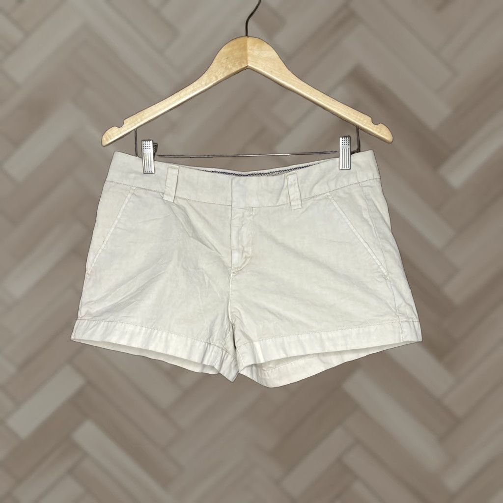 Uniqlo Uniqlo Womens Chino Short Shorts Size 8 Khaki Beige 100% Cotton Size 30" / US 8 / IT 44 - 1 Thumbnail