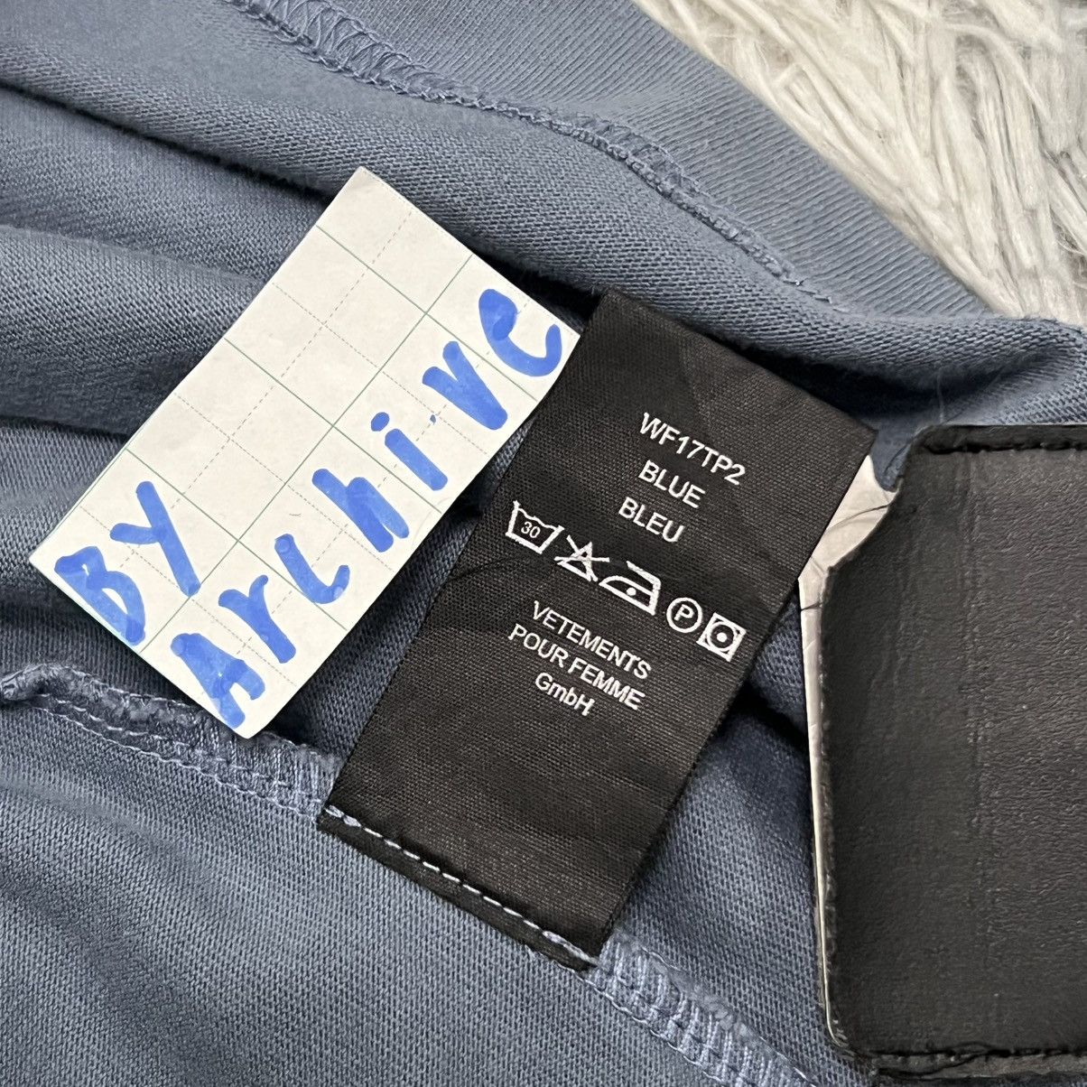 Vetements Vetements AW17 Padded Shoulder Slogan T-Shirt Size US M / EU 48-50 / 2 - 15 Thumbnail
