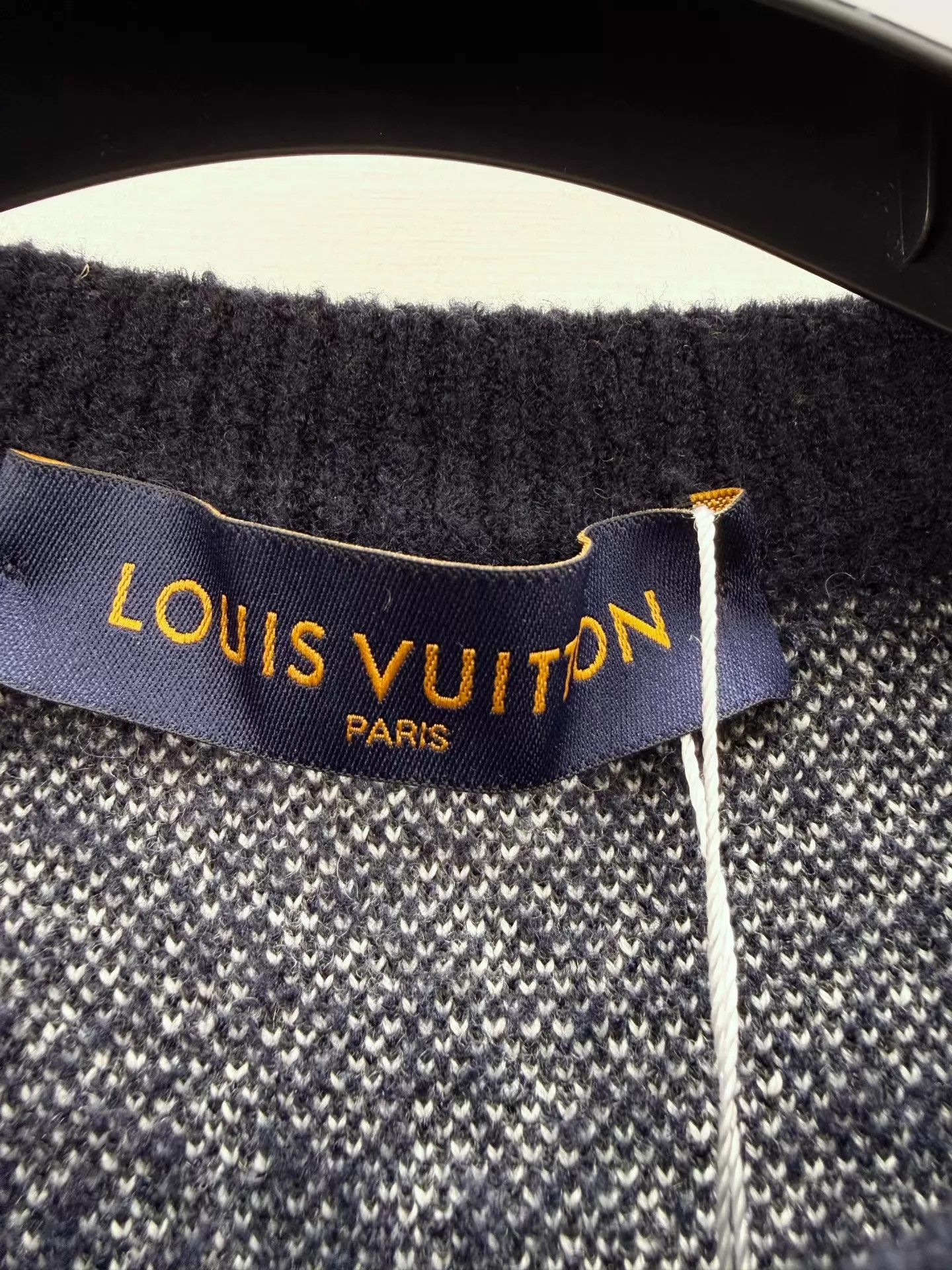 Louis Vuitton LV Monogram All-Over Print Sweater Size M Used Authentic Size M / US 6-8 / IT 42-44 - 2 Thumbnail
