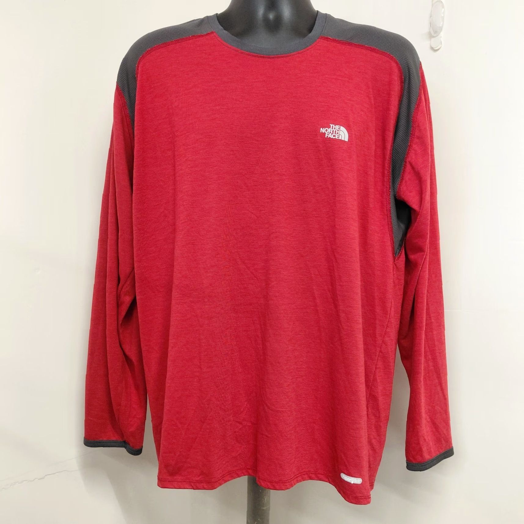The North Face VINTAGE The North Face Shirt Men's XL Red Gray Vaporwick Long Sleeve Base Layer Size US XL / EU 56 / 4 - 2 Thumbnail