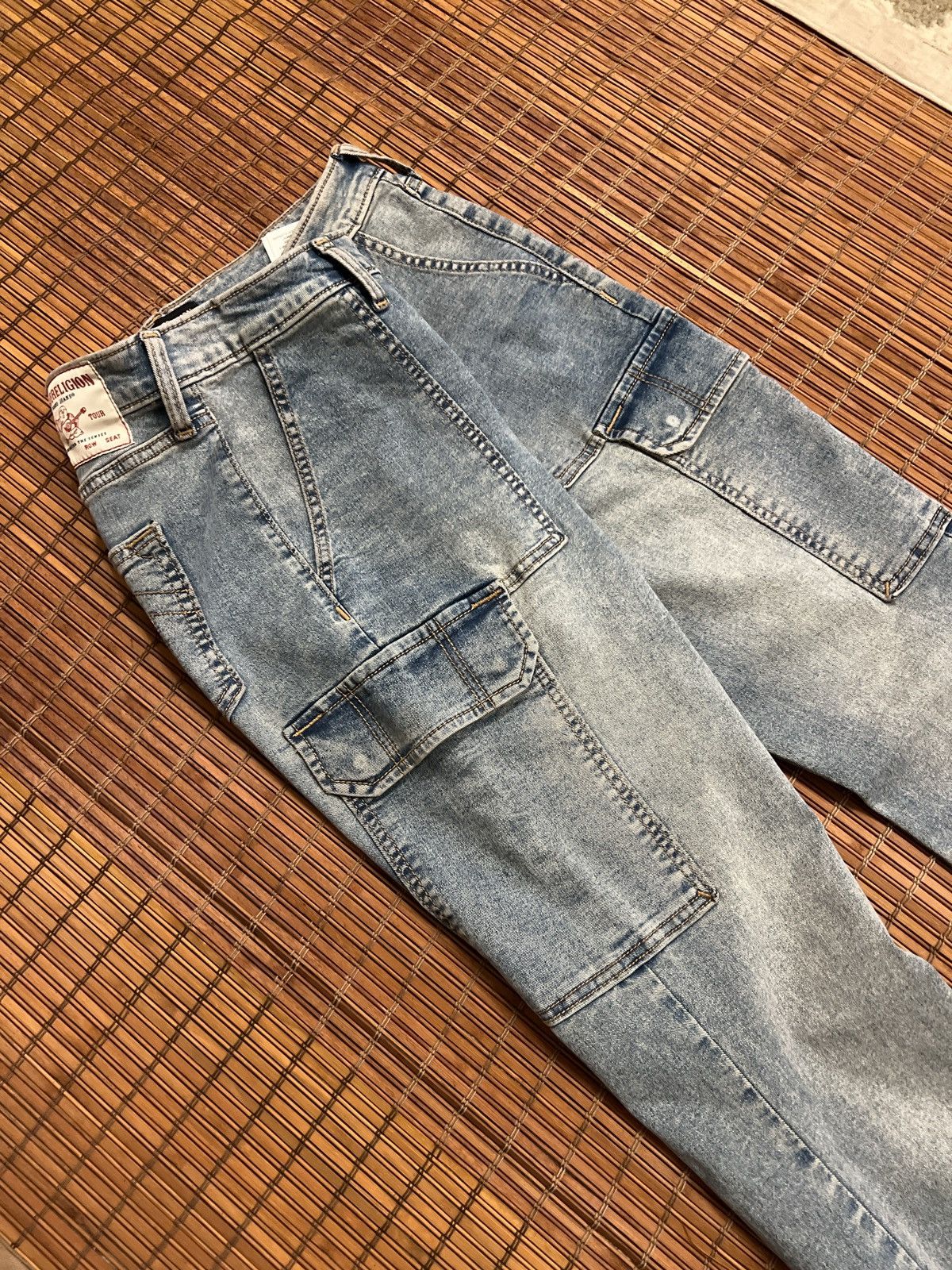 True Religion True Religion light blue denim cargo bootcut jean NWOT Size 30" / US 8 / IT 44 - 7 Thumbnail