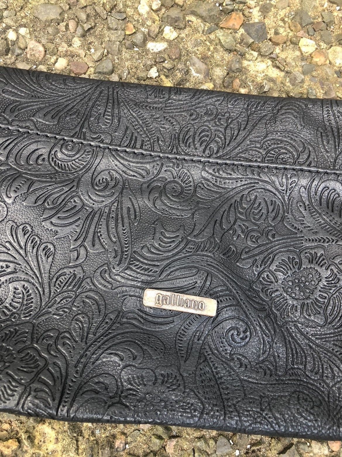 John Galliano John Galliano Vintage “Gazette” Print Leather Clutch Size ONE SIZE - 5 Thumbnail