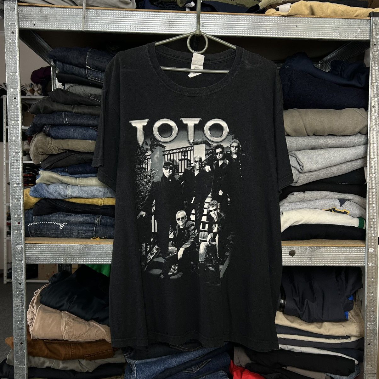 Band Tees Vintage Toto 2000’s tour Rock band big logo tee size L Size US L / EU 52-54 / 3 - 1 Thumbnail