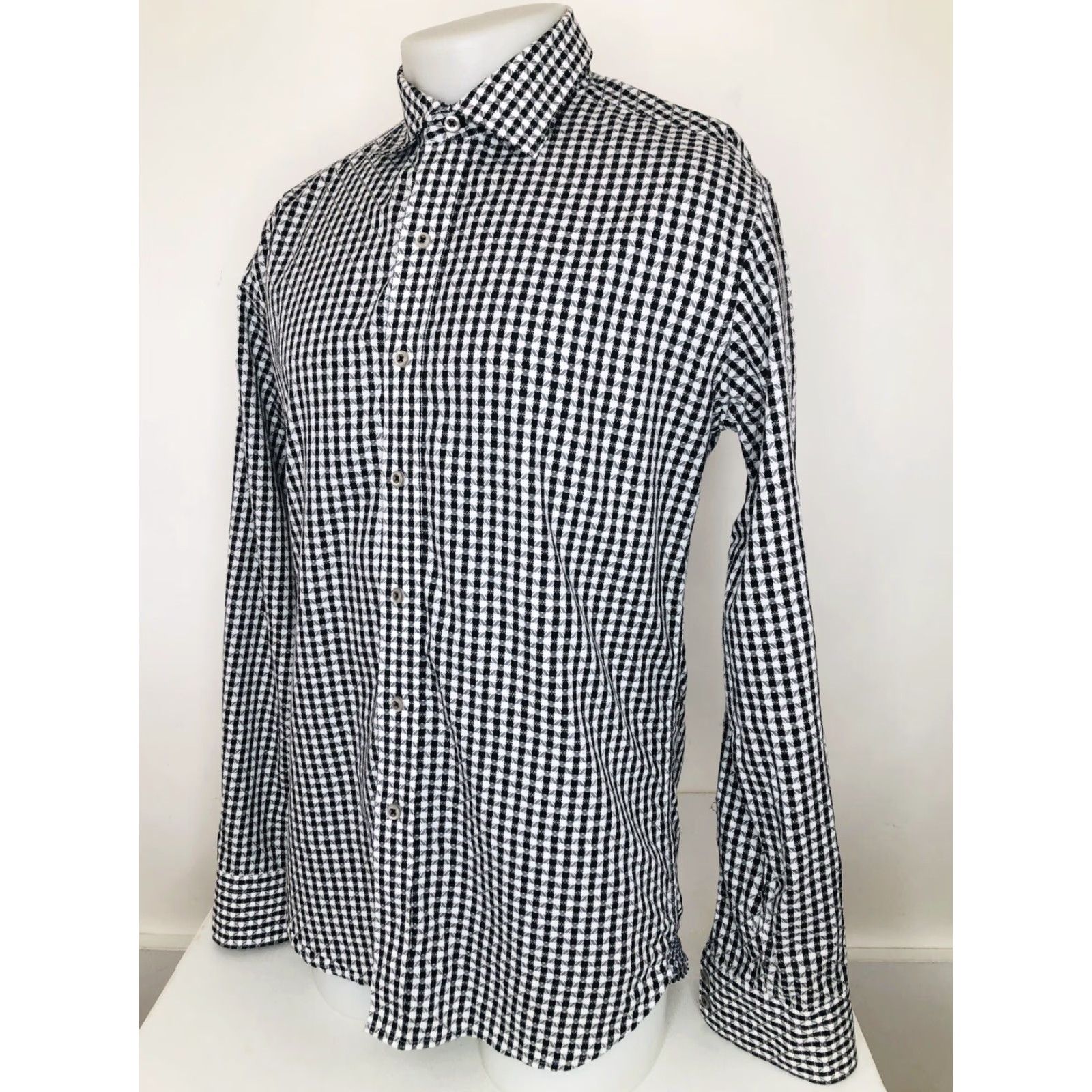 Robert Graham Robert Graham Geometric Flip Cuff Mens Classic Fit L Shirt Long Sleeve Black White EXCELLENT Size US L / EU 52-54 / 3 - 4 Thumbnail