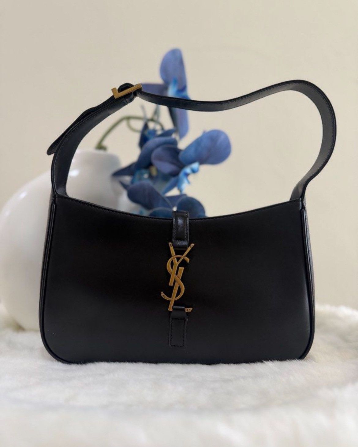 Saint Laurent Paris Saint Laurent Le 5 À 7 hobo bag Size ONE SIZE - 2 Thumbnail