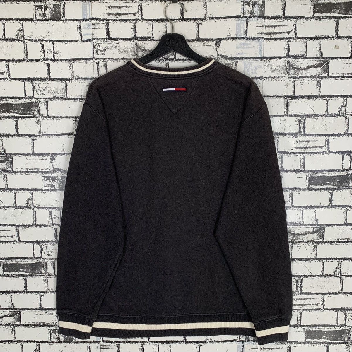Designer Vintage Tommy Jeans Sweatshirt Size US S / EU 44-46 / 1 - 4 Thumbnail