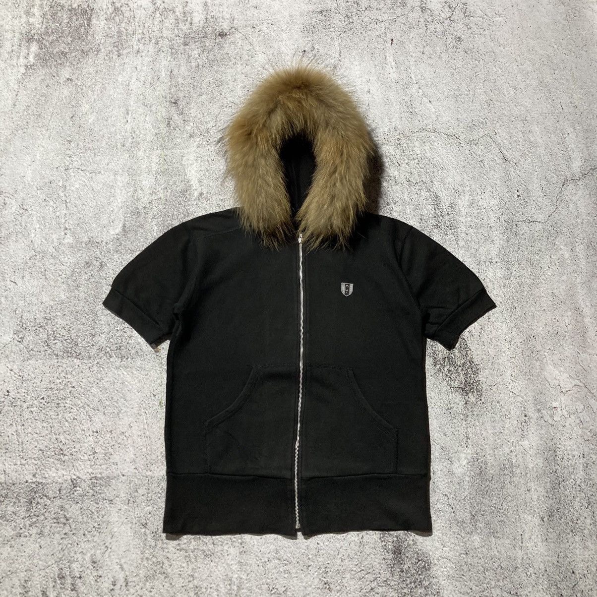Japanese Brand 2000s Comme Ca Ism Short Slevee Fur Ziphoodie Punk Style Size US S / EU 44-46 / 1 - 1 Thumbnail