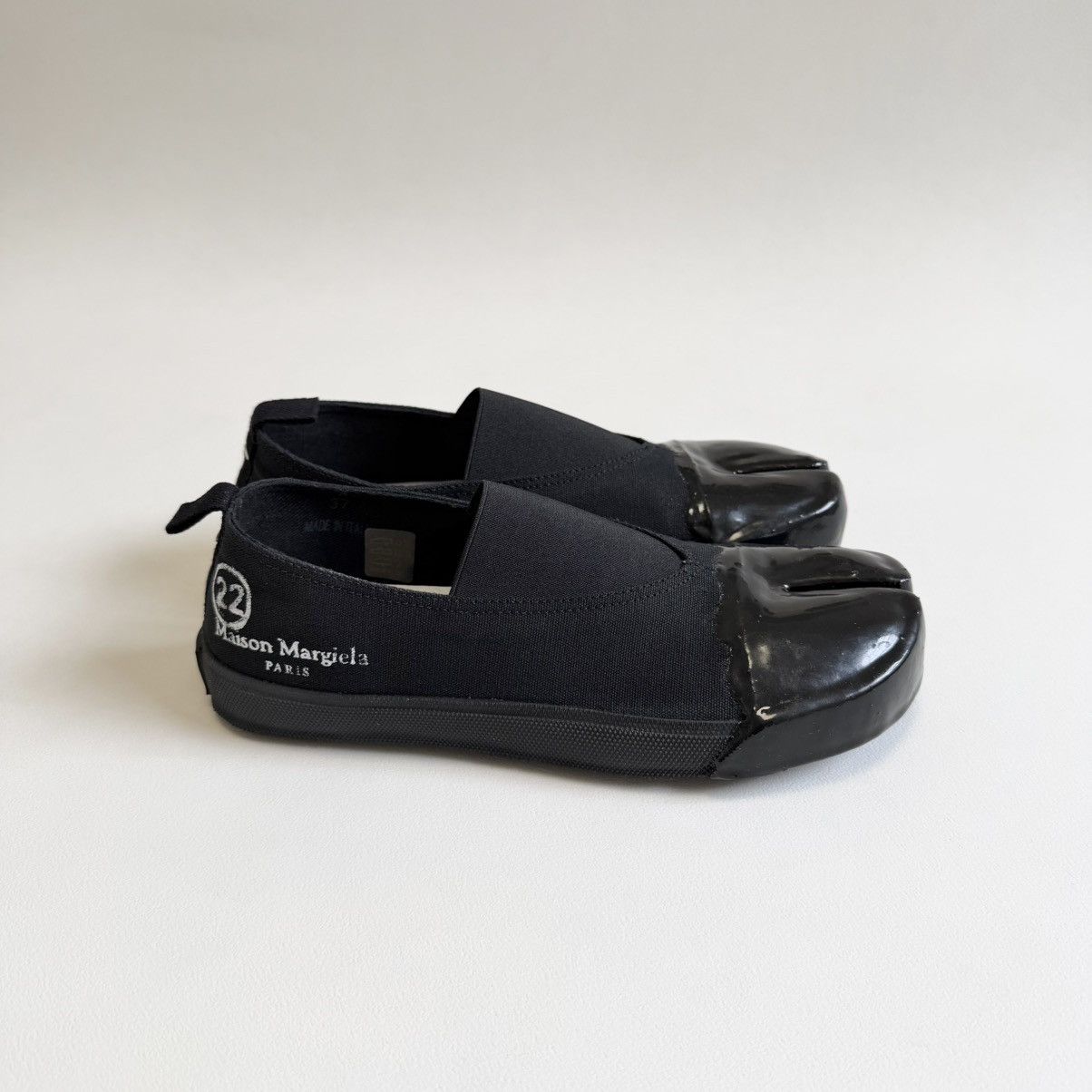 Maison Margiela S/S 20 Black ‘Resin Dipped’ Tabi Sneakers Size US 7 / IT 37 - 4 Thumbnail
