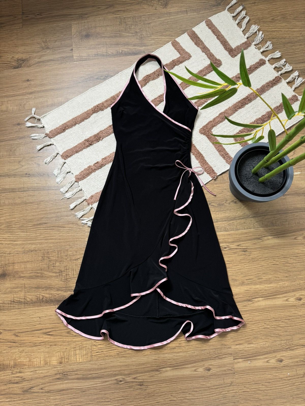 Vintage DRAPERY CHANEL STYLE PLEATED CUTE BOW DRESS Size M / US 6-8 / IT 42-44 - 1 Thumbnail