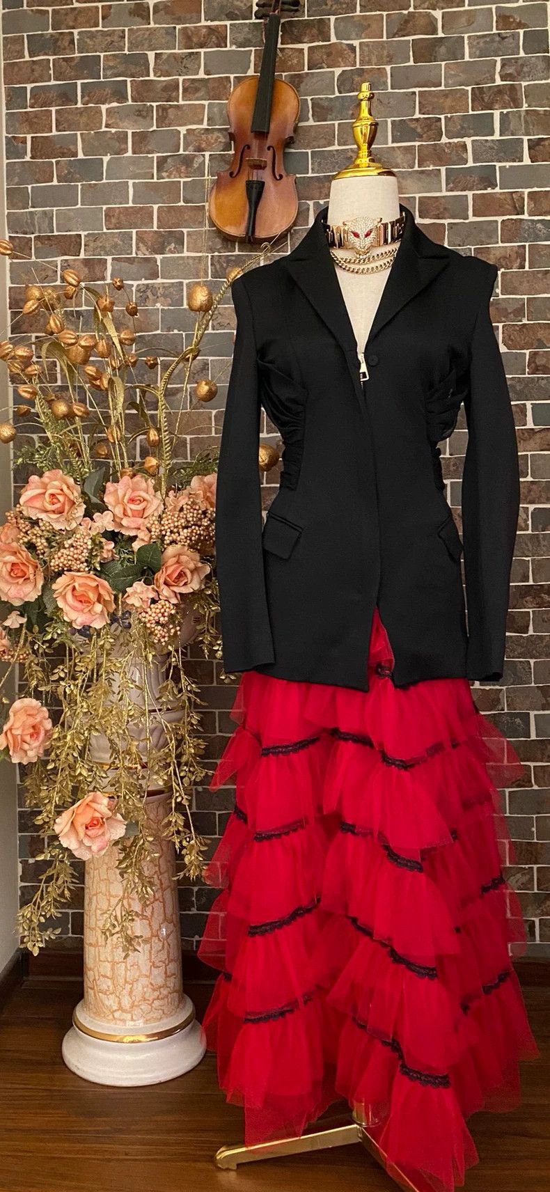 Versace Versace Sexy design suits Size M / US 6-8 / IT 42-44 - 2 Thumbnail