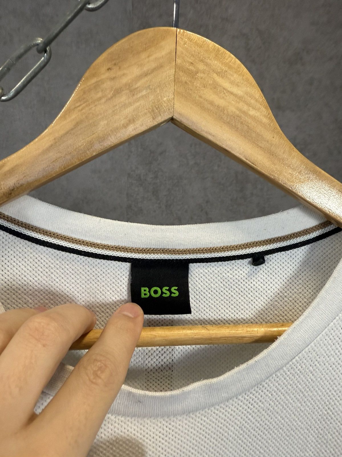 Designer × Hugo Boss Hugo Boss designer big center logo tee Size US M / EU 48-50 / 2 - 3 Thumbnail