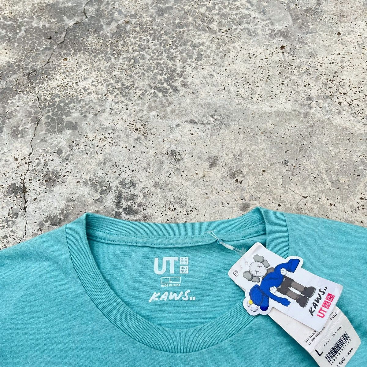 Kaws KAWS New Old Stock UT 2019 Discontinued Design Tee Size US L / EU 52-54 / 3 - 4 Thumbnail