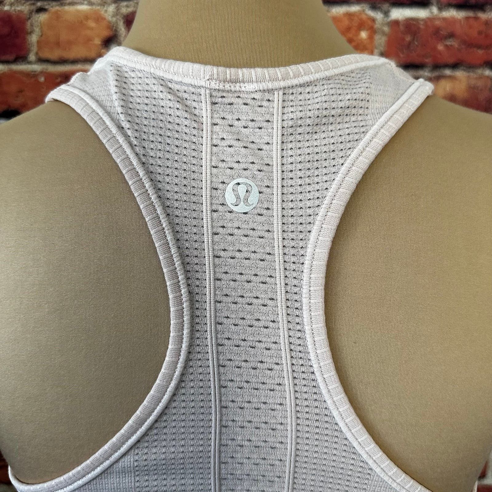 Lululemon Lululemon Tank Top Size S / US 4 / IT 40 - 4 Thumbnail