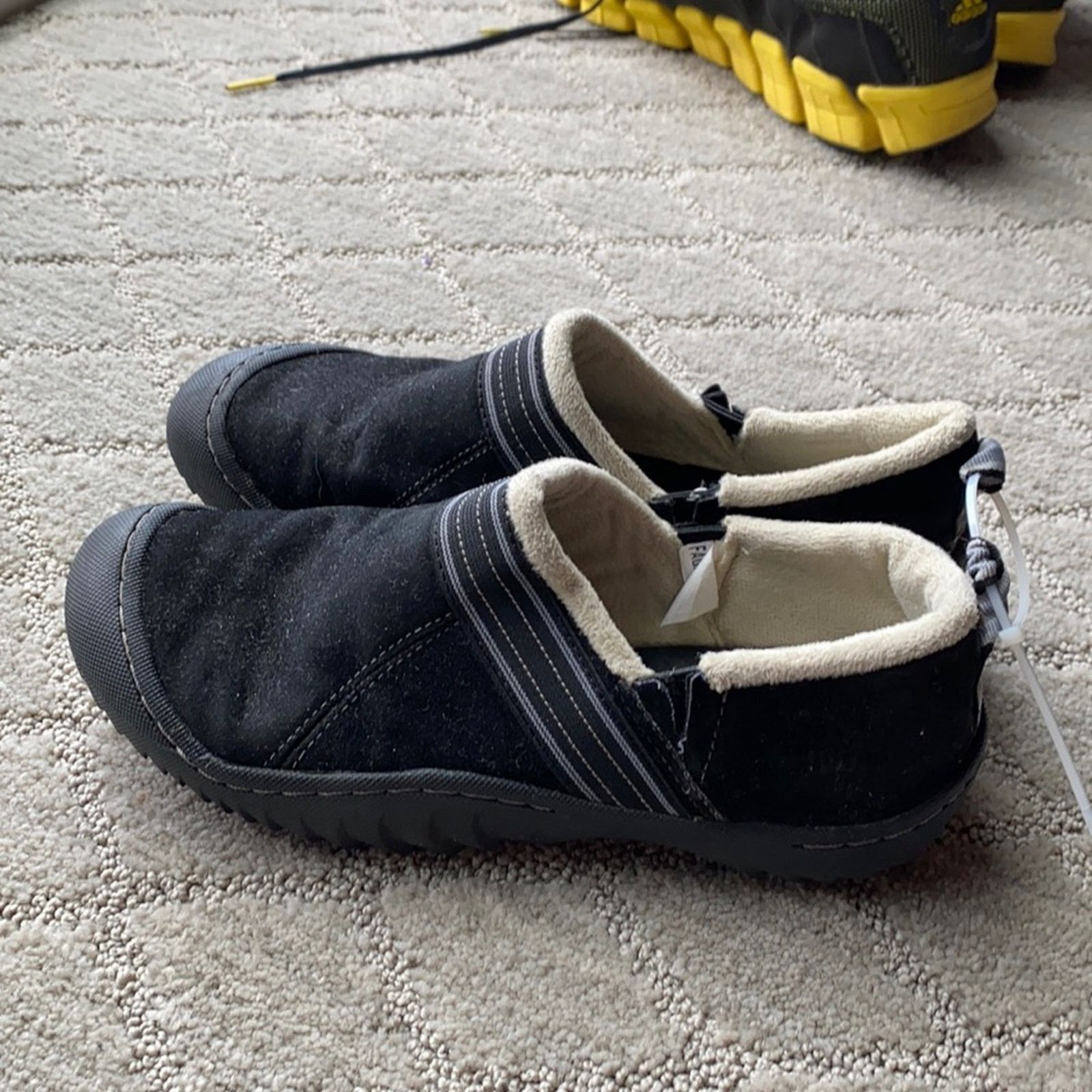 Other Jambu Black Velvet sherpa Lined All Terra Traction SlipOn Size US 7 / IT 37 - 2 Thumbnail