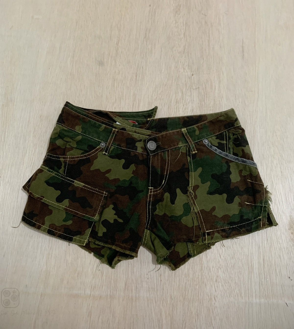 20471120 × Hysteric Glamour × Japanese Brand Y2k Jungle Cat Camo Ifsixwsnine Punk style Women's Size 30" / US 8 / IT 44 - 1 Thumbnail