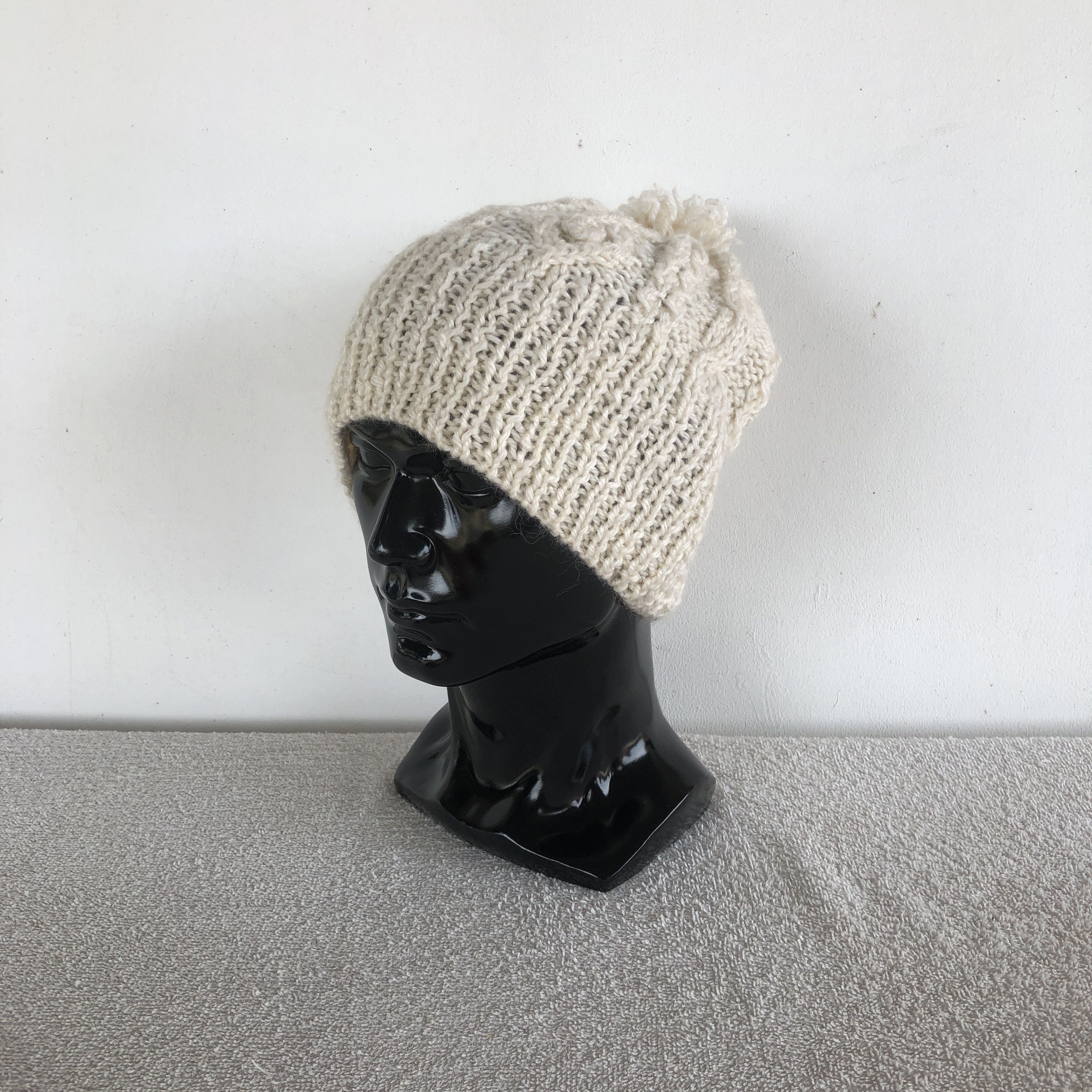 Vintage Vintage Aran Isle Knitted Beanie Pom Pom Snow Caps Hats Size ONE SIZE - 1 Thumbnail