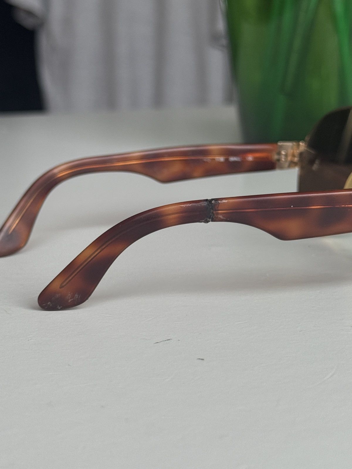 Yves Saint Laurent Vintage 90s Yves saint Laurent YSL oval sunglasses designer Size ONE SIZE - 6 Thumbnail