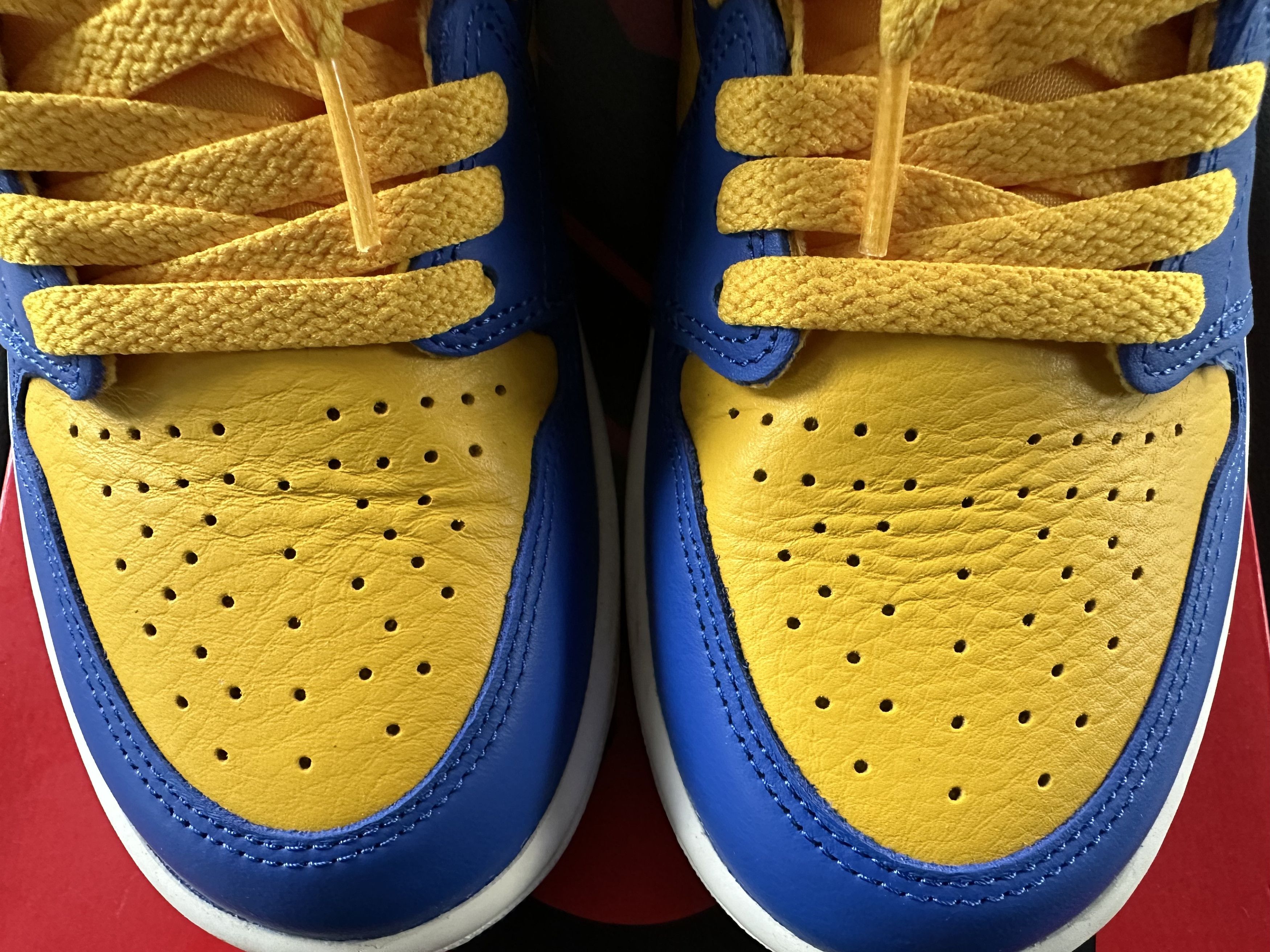 Jordan Brand × Nike PREOWNED WMNS JORDAN 1 RETRO HIGH OG "REVERSE LANEY" Size US 7.5 / IT 37.5 - 4 Thumbnail