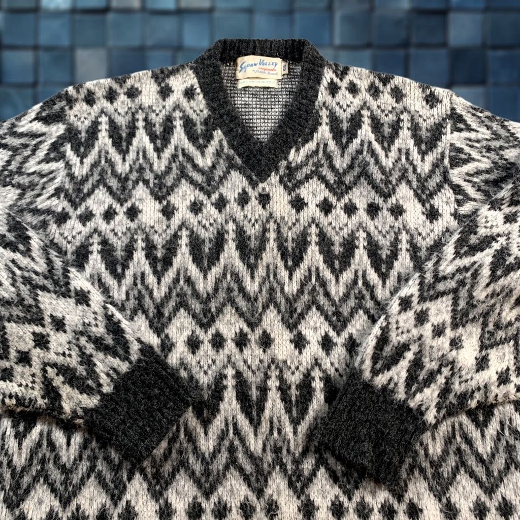 Etro Item Specifications: Color: White Size US L / EU 52-54 / 3 - 1 Thumbnail