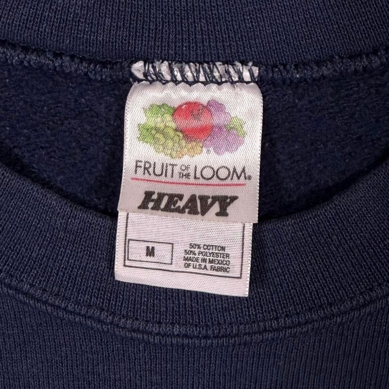Fruit Of The Loom Vintage Hawaii Waikiki Beach Honolulu Embroidered Tourist Navy Blue Sweatshirt M Mens Pullover 21" Pit to Pit 27" Length 23" Shoulder to Cuff Size US M / EU 48-50 / 2 - 5 Thumbnail
