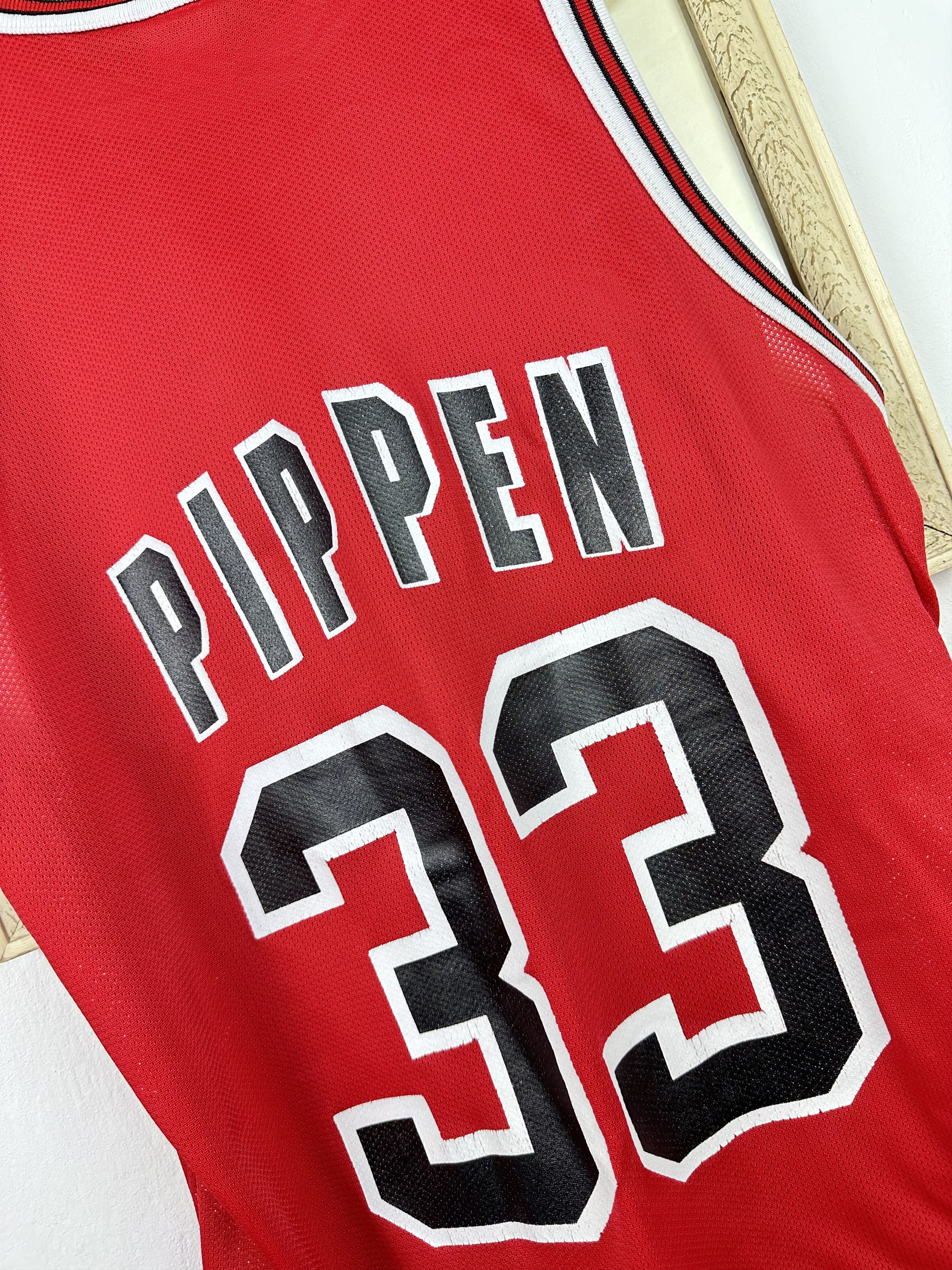 Champion × NBA × Vintage Vintage Pippen Chicago Bulls #33 Red Jersey NBA Rare Size US L / EU 52-54 / 3 - 13 Thumbnail