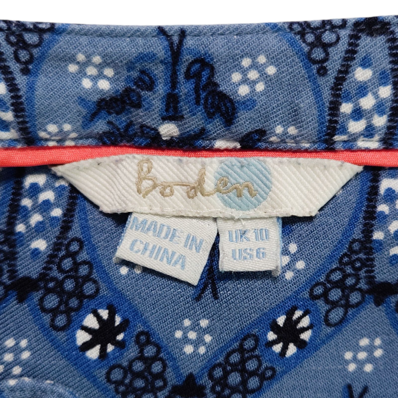 Boden EUC Boden Floral Medallion Henley Top Sz. 6 Blue White Size M / US 6-8 / IT 42-44 - 4 Thumbnail