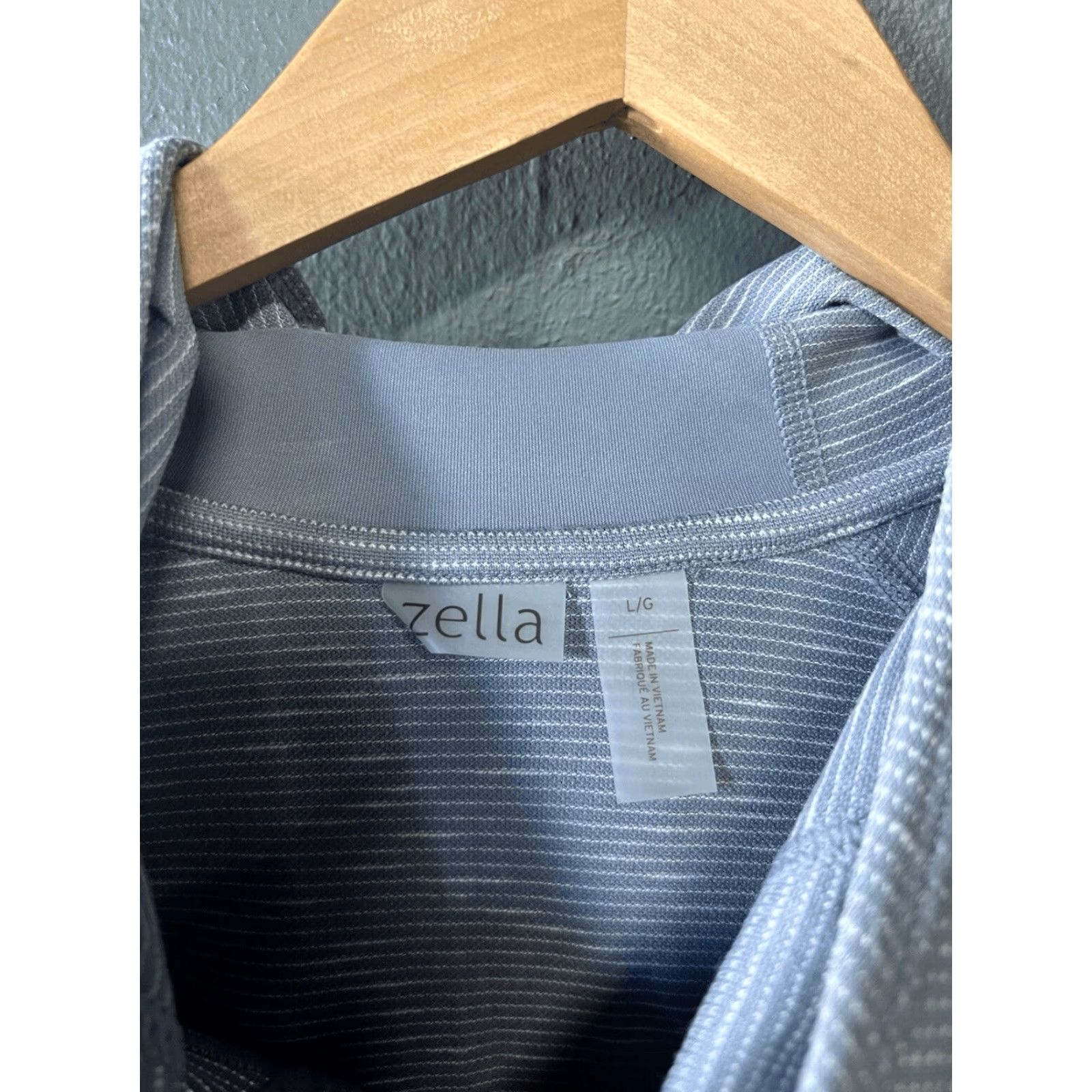 Vintage Zella Womens Gray Full Zip Hooded Sweatshirt Size Large NWT User: Zella Womens Gray Full Zip Hooded Sweatshirt Size Large NWT Size L / US 10 / IT 46 - 3 Thumbnail