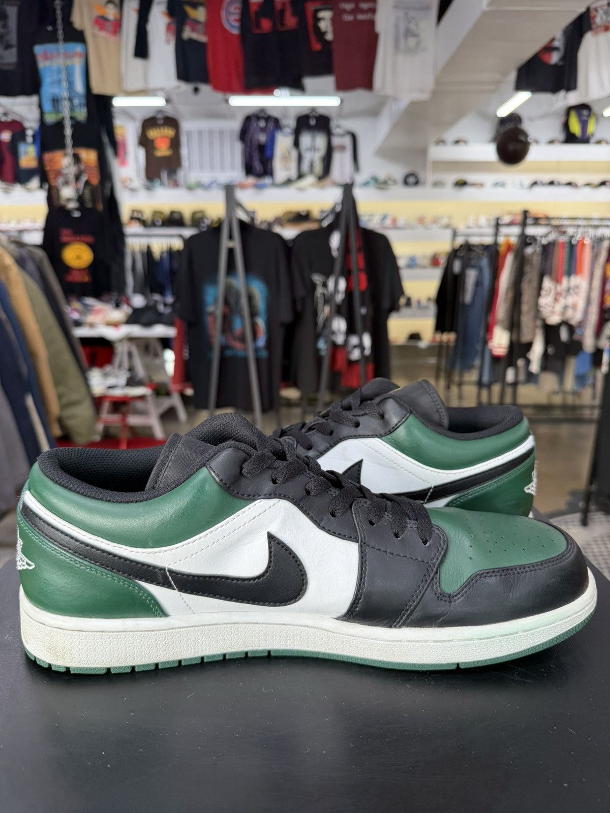 Jordan Brand Air Jordan 1 Low Green Toe Size 13 (2021) Size US 13 / EU 46 - 3 Thumbnail